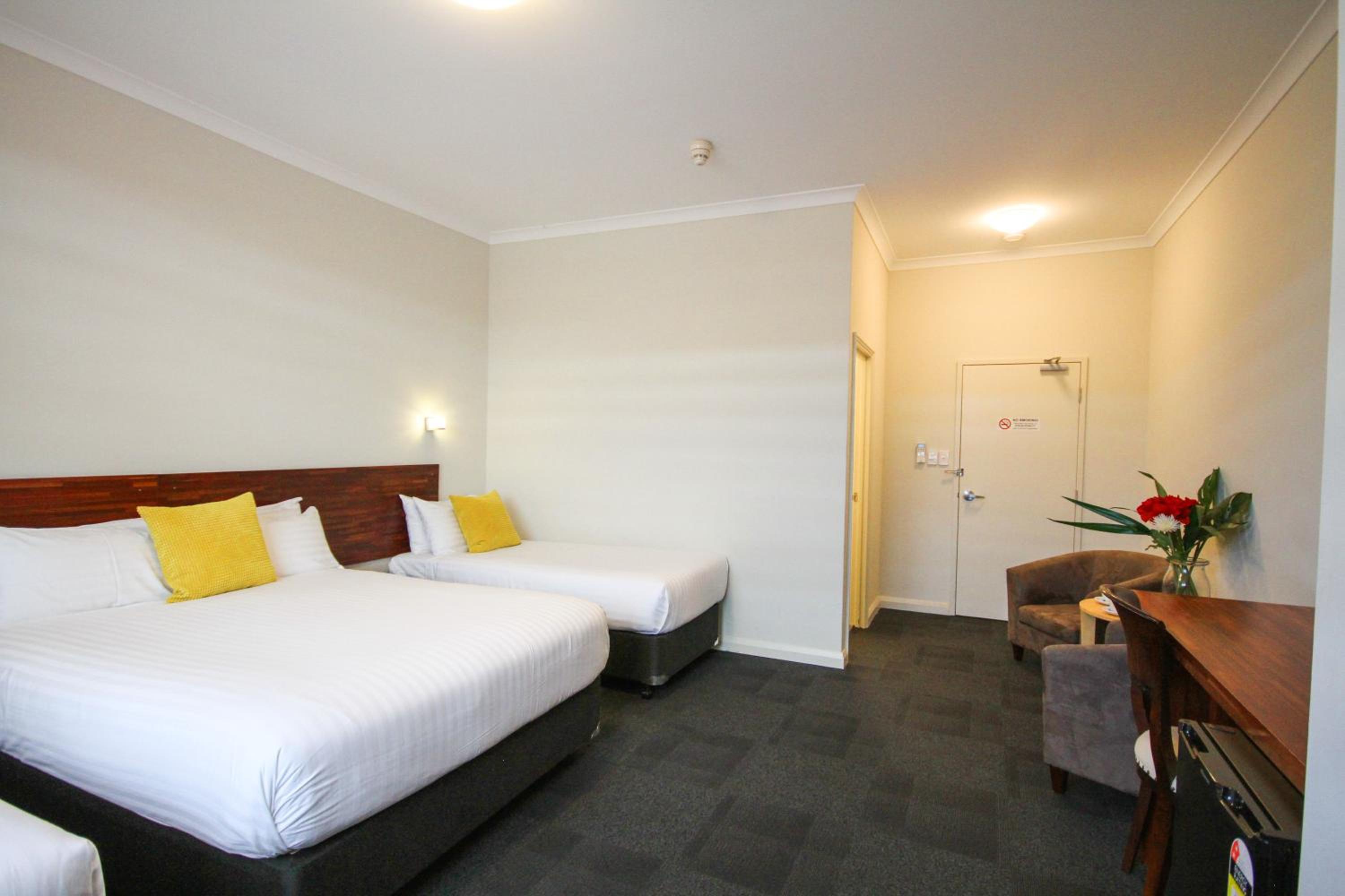 Deluxe Triple Room photo 2