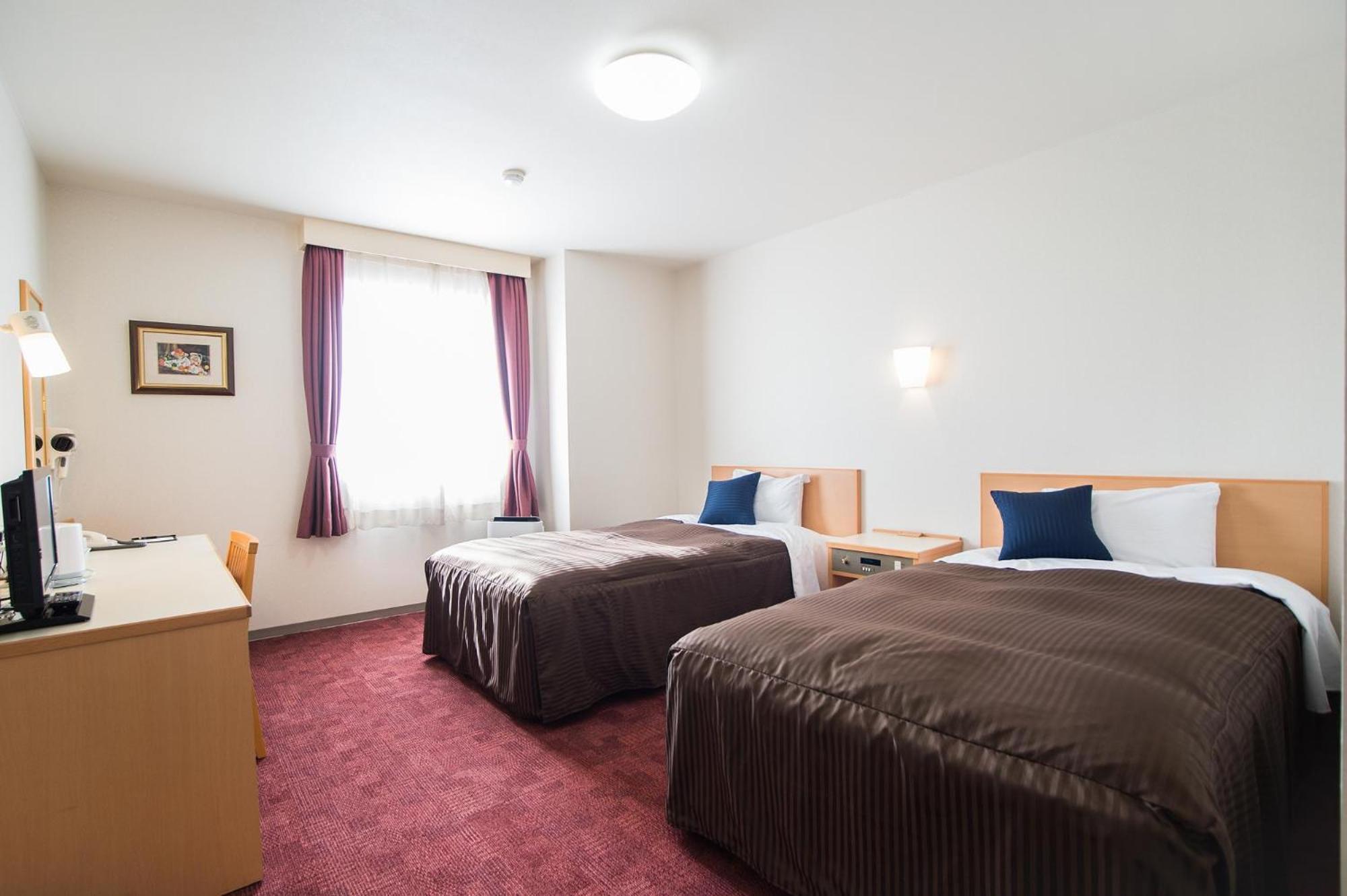 Standard Twin Room with Private Bathroom photo 1