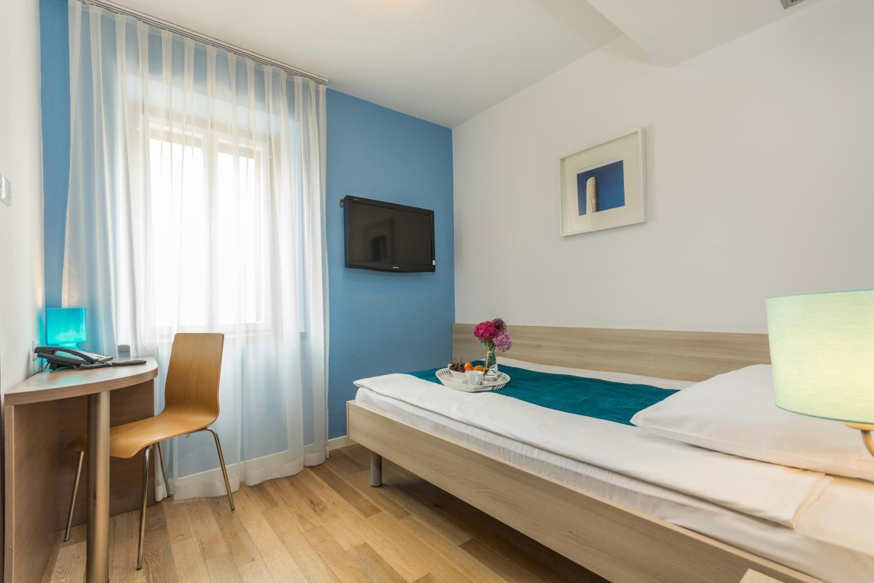 Single Room photo 1