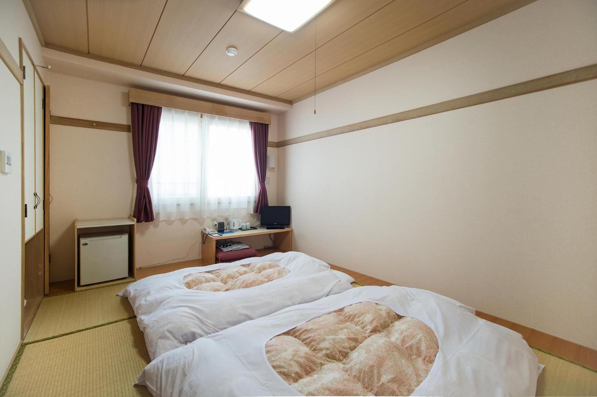 Japanese Room with Private Bathroom photo 3