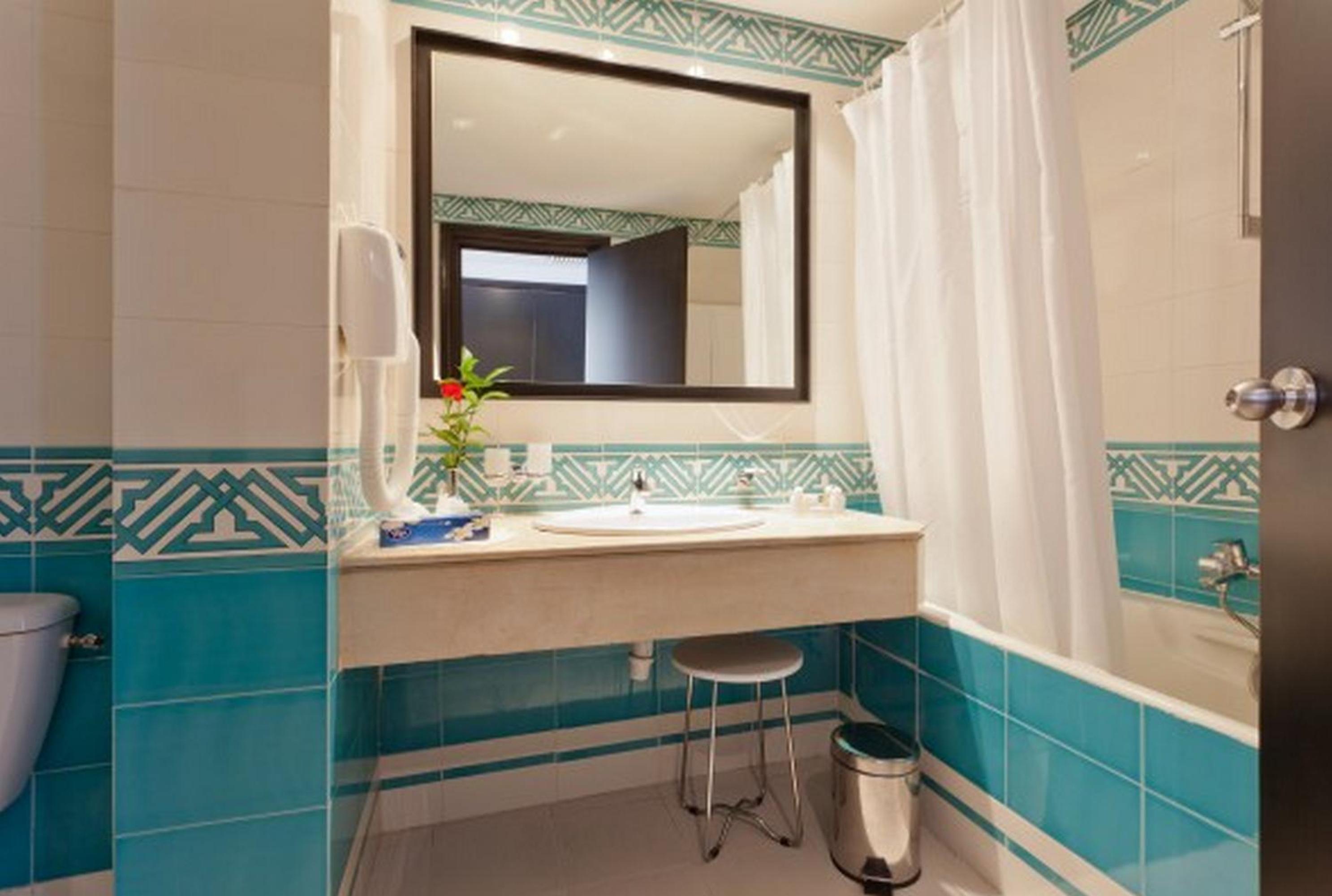 Standard Double Room - Photo 5
