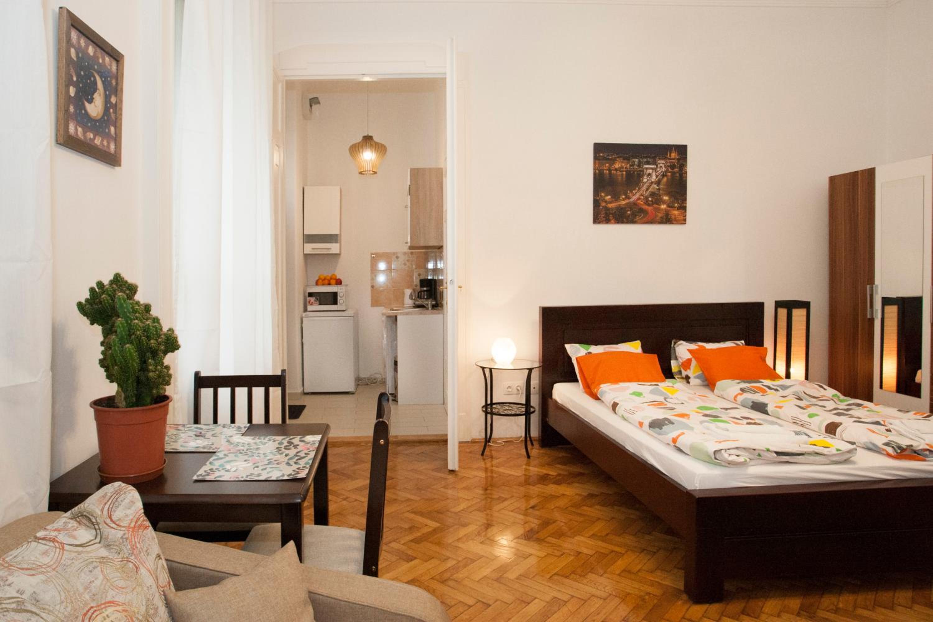 Studio Apartment