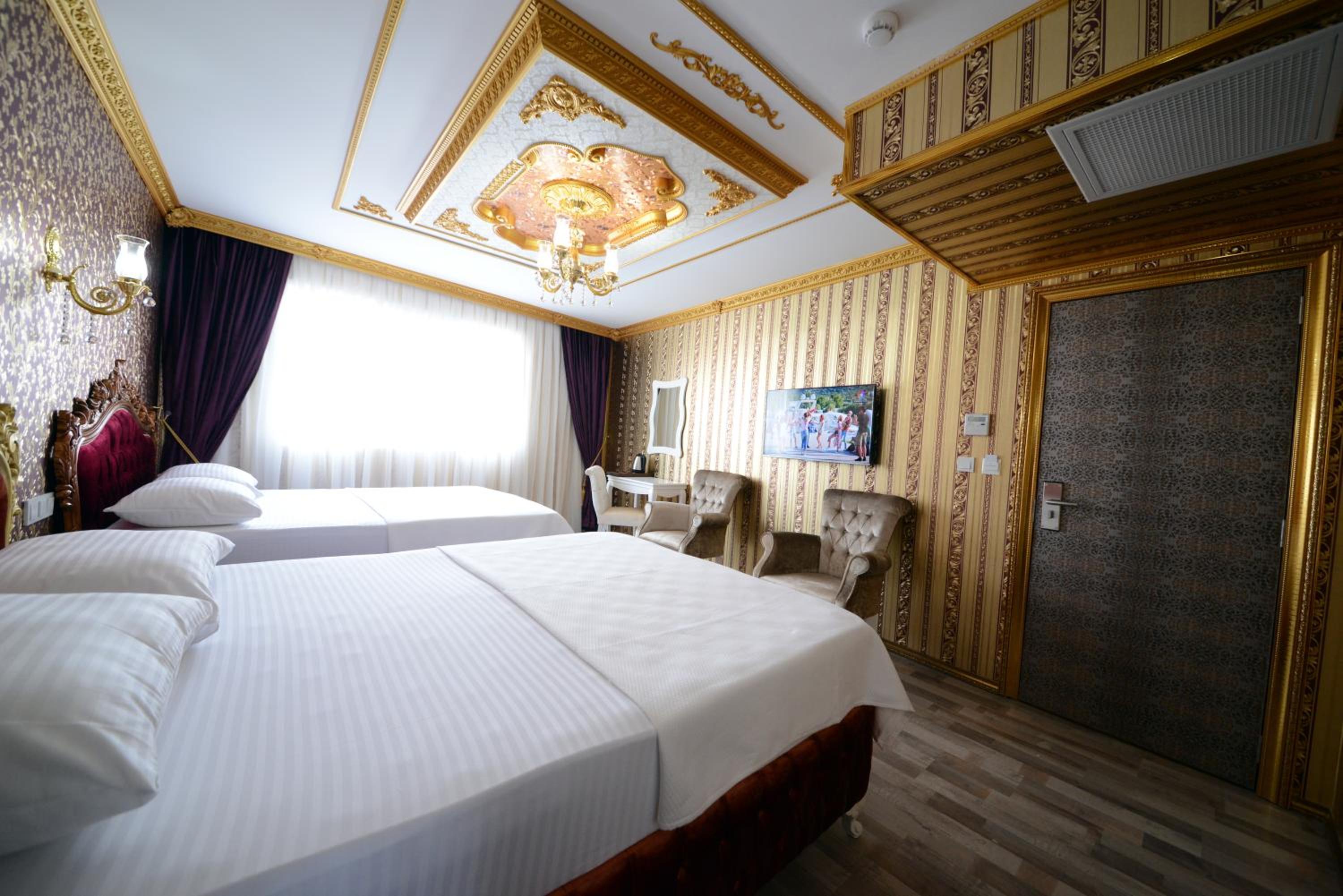 Deluxe Suite photo 1