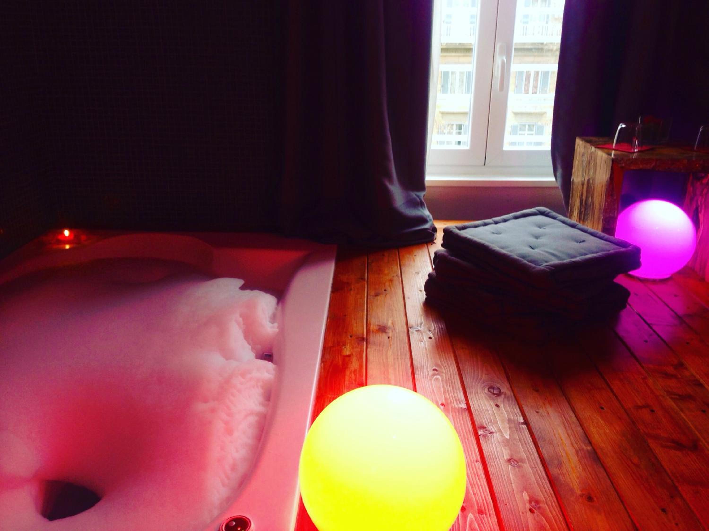 Deluxe Double Room with Spa Bath photo 3