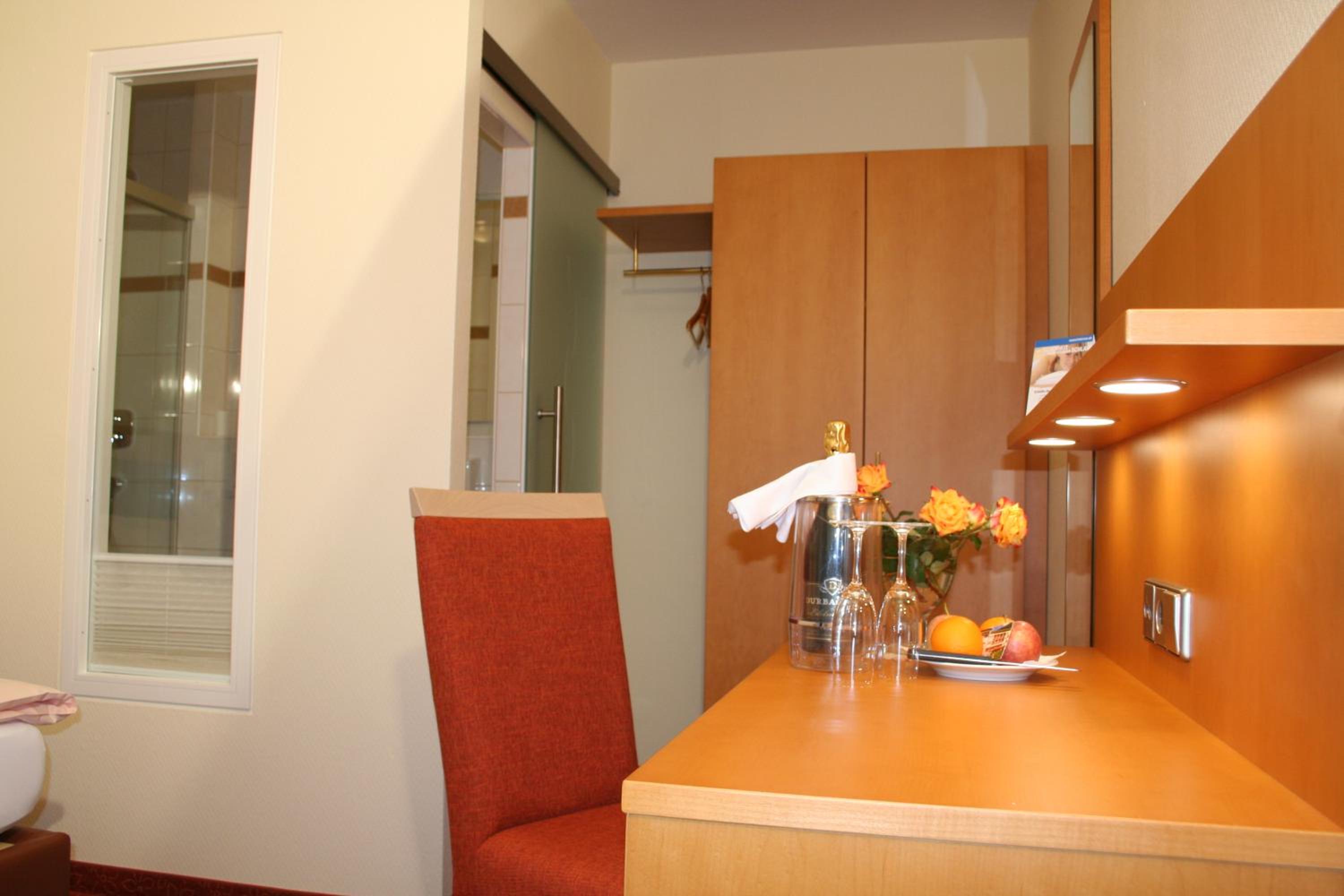 Apartment photo 2