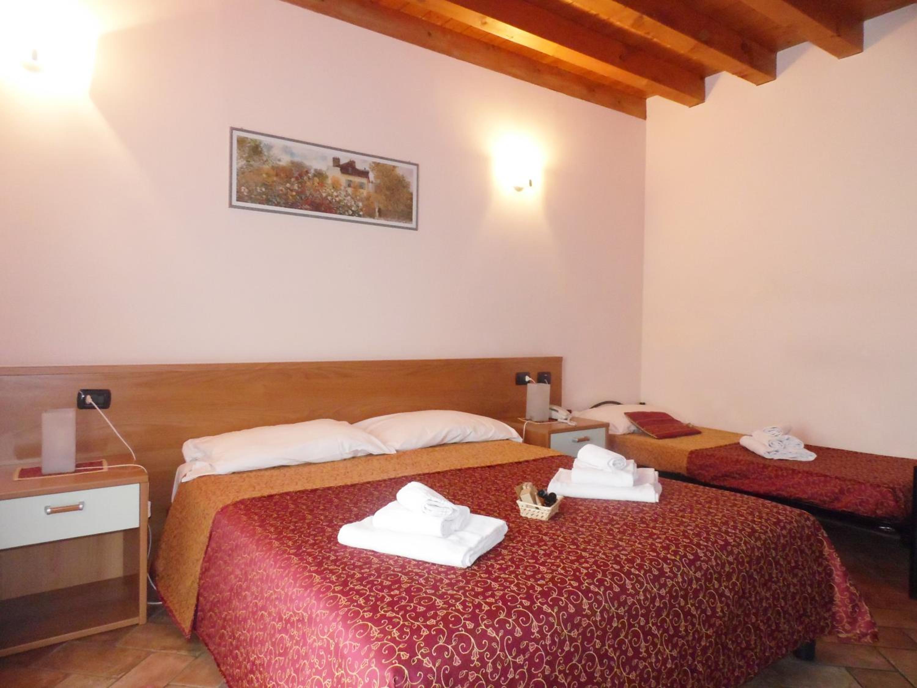 Triple Room - Photo 3