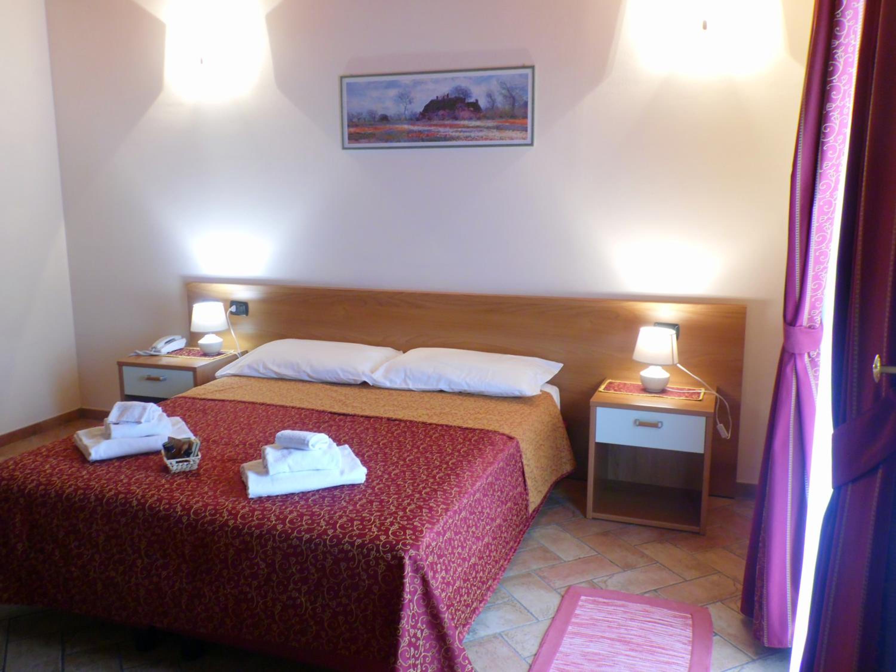 Double or Twin Room - Photo 5