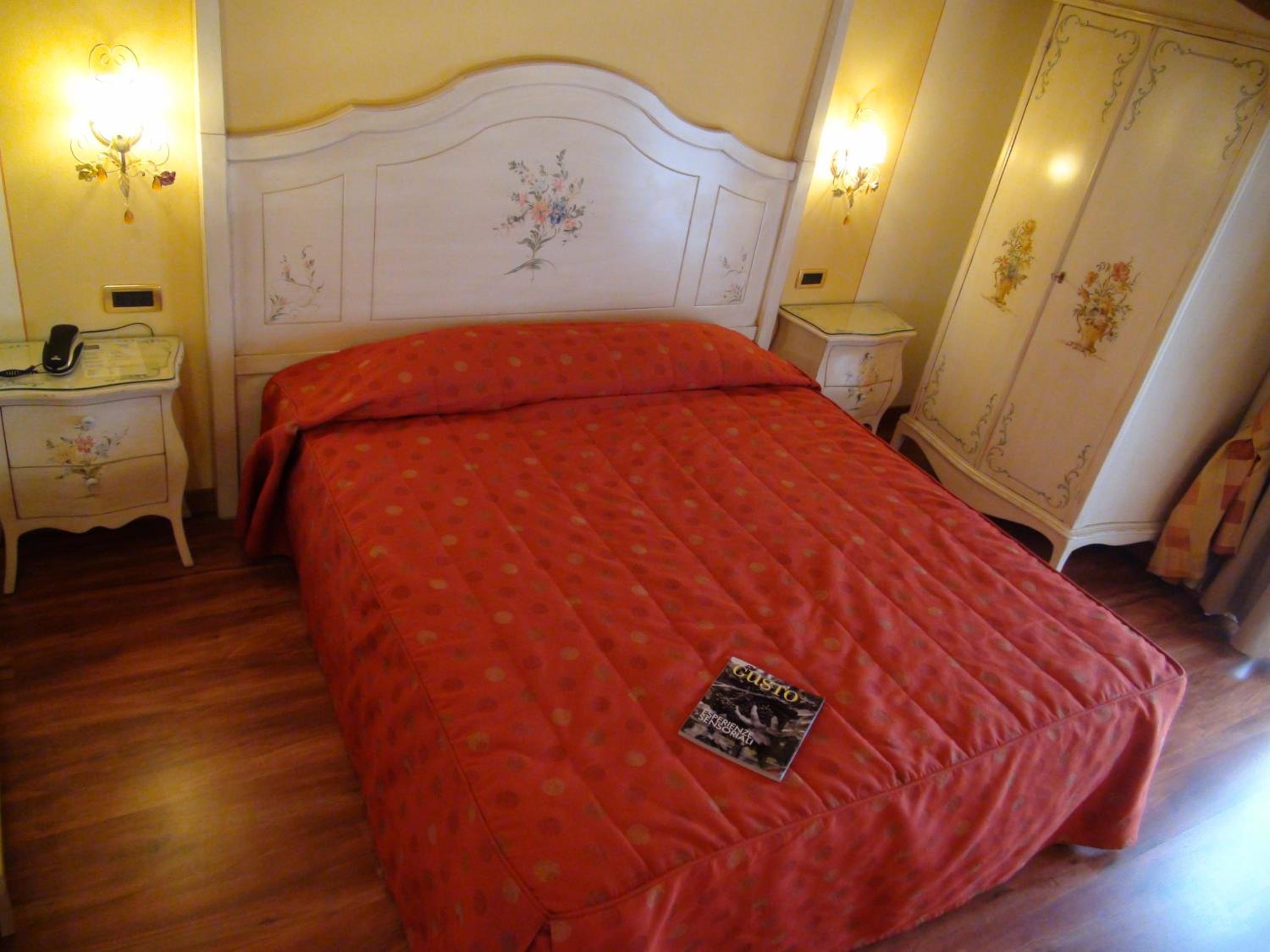 Double Room With Extra Bed (3 Adults) photo 3