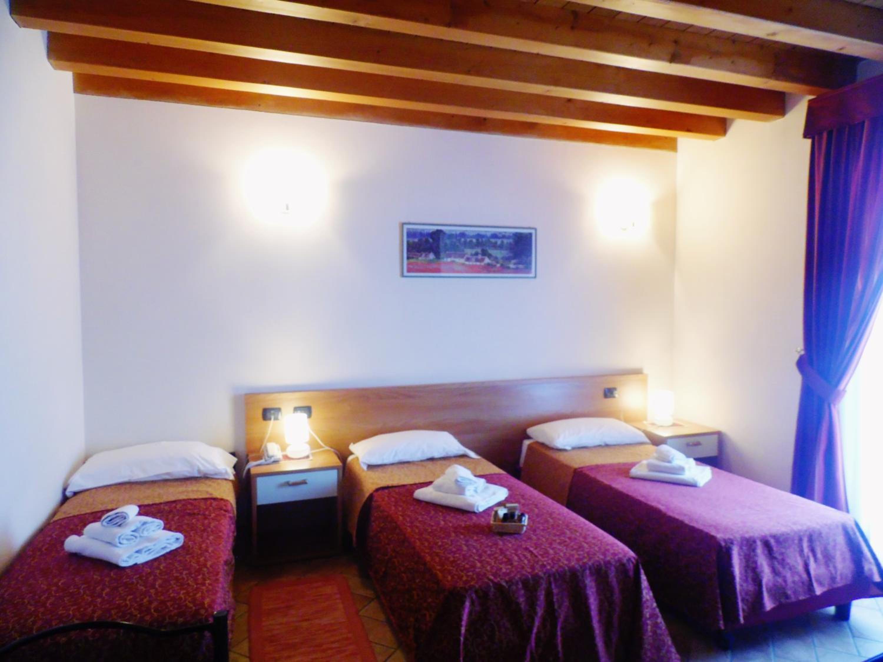 Triple Room - Photo 9