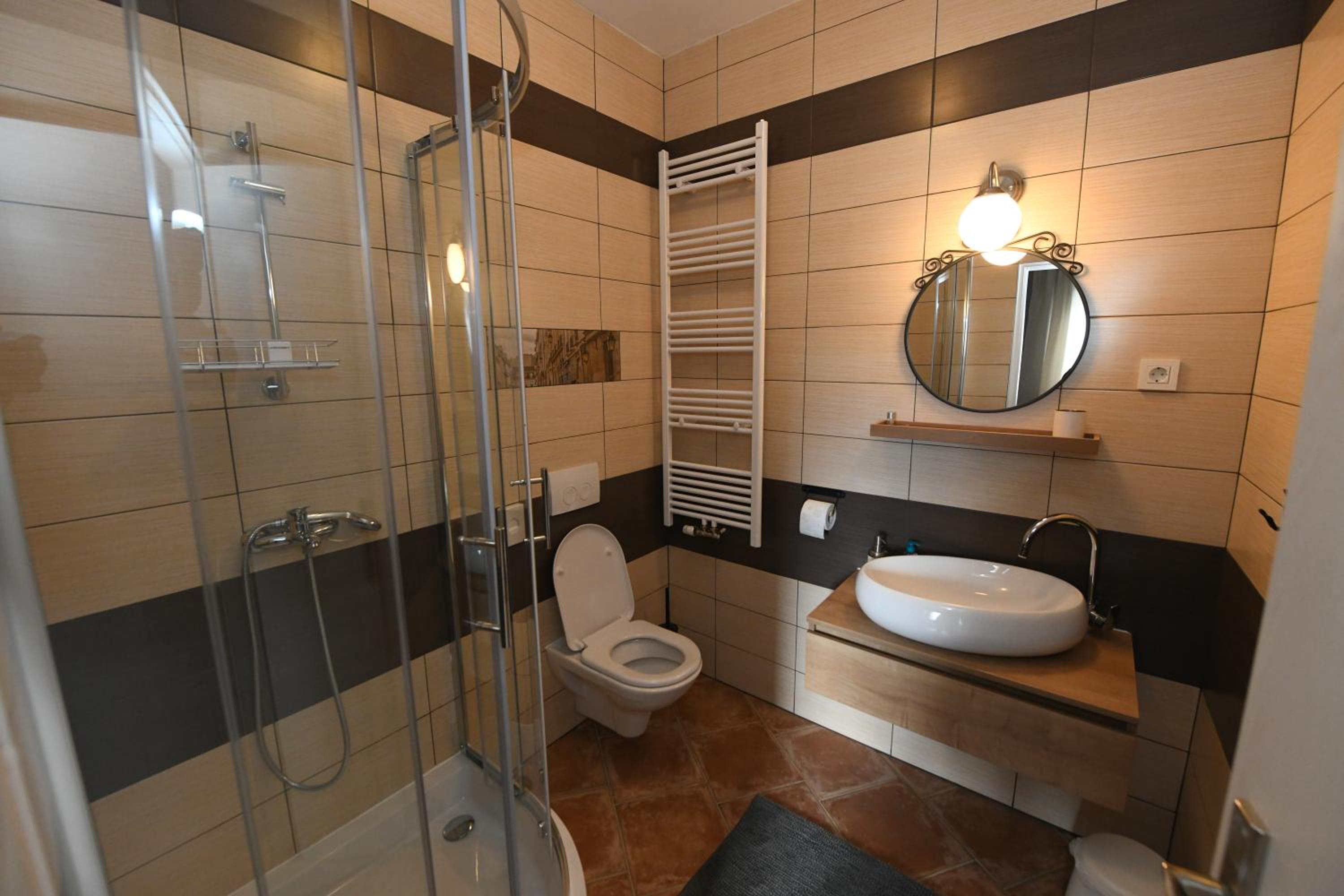 Single Room with Bathroom photo 2