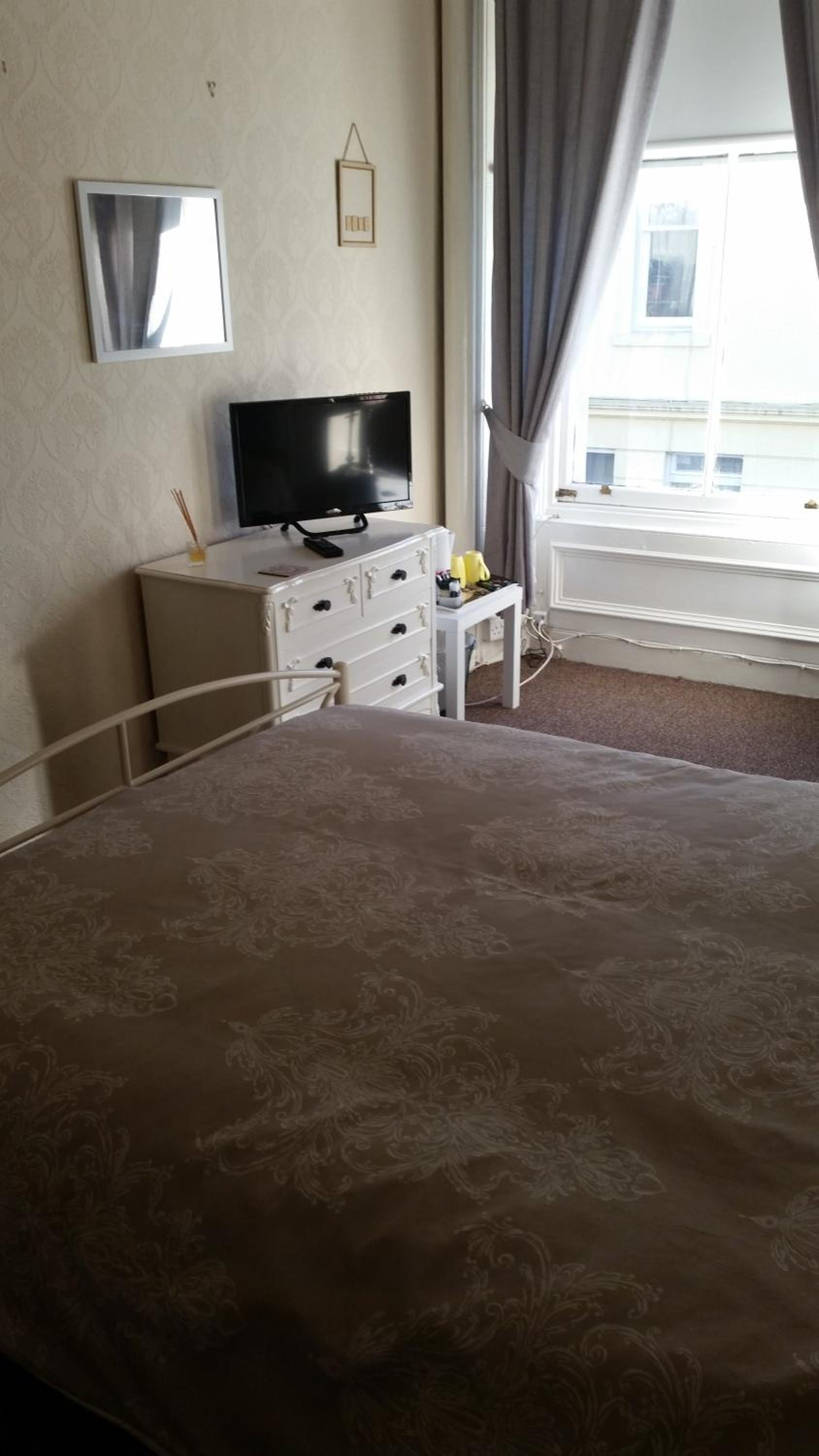 Double Room With Private Bathroom photo 2