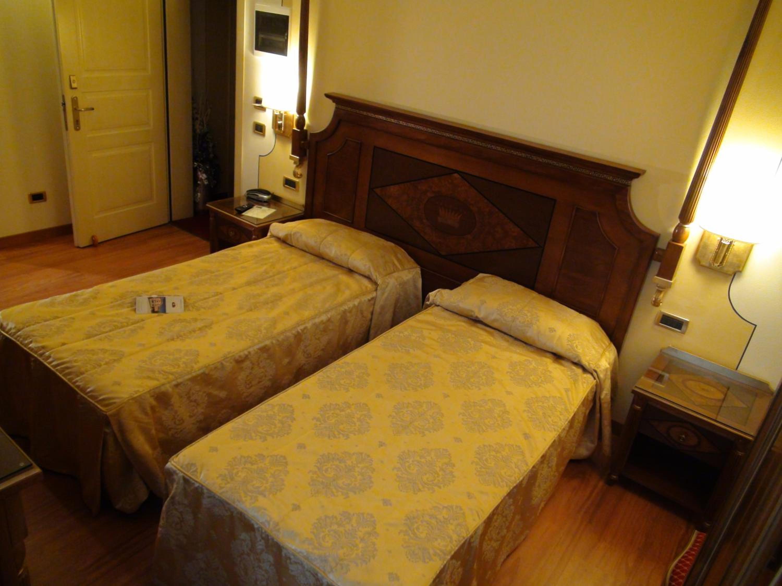 Double Room With Extra Bed (3 Adults) photo 2