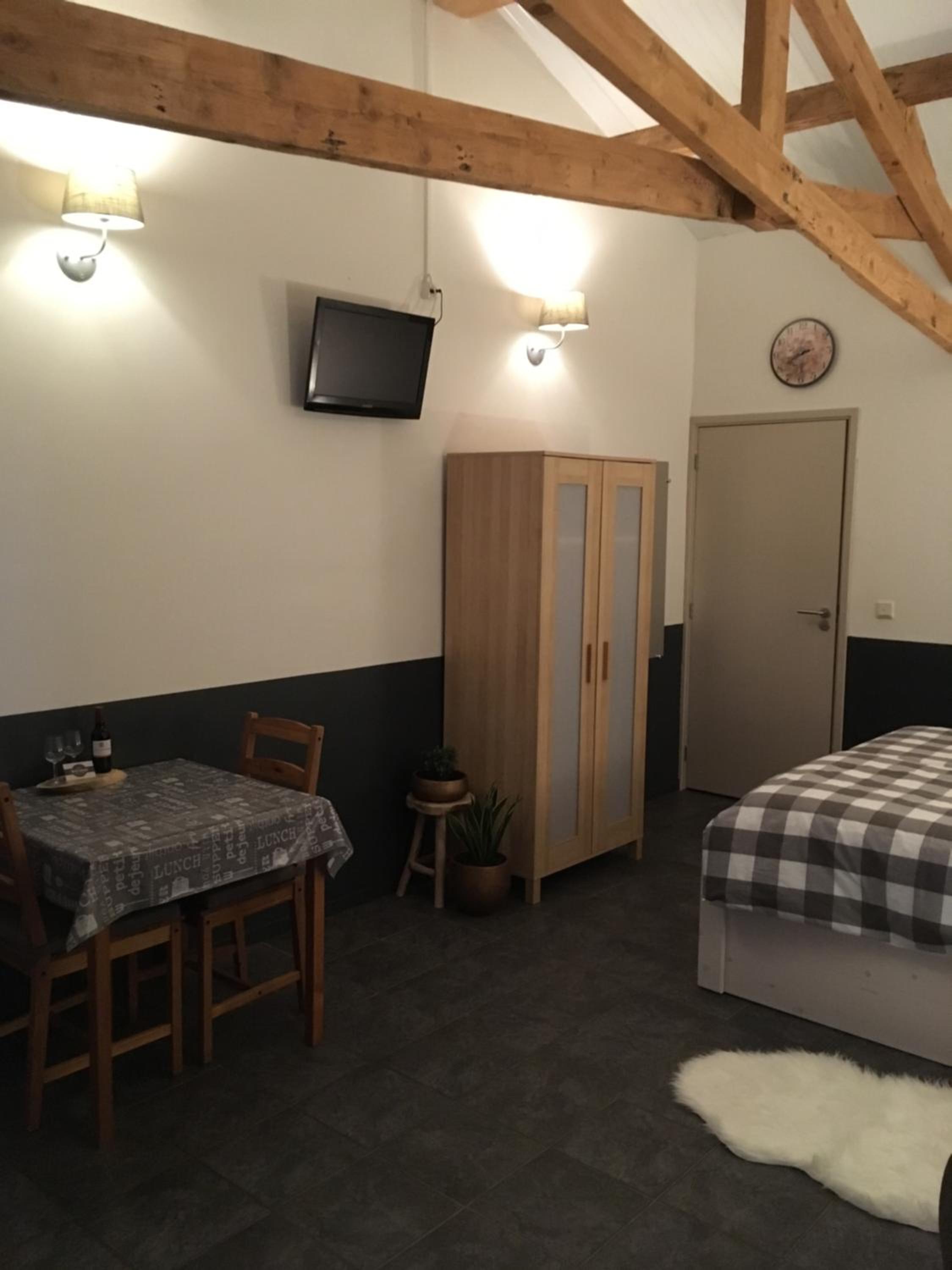 Twin Room - Photo 18