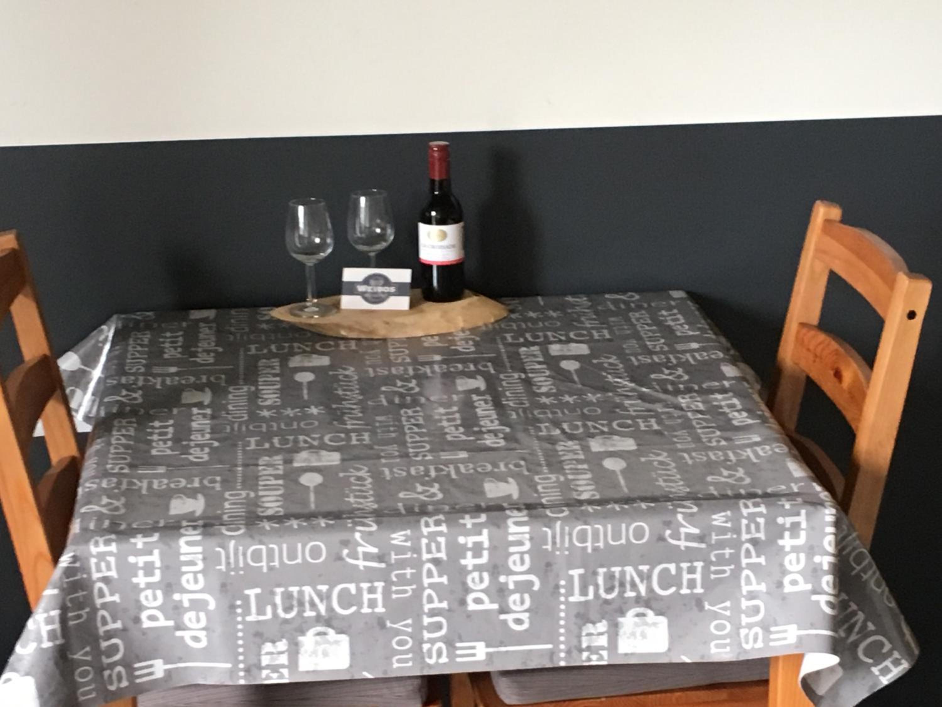Twin Room - Photo 12