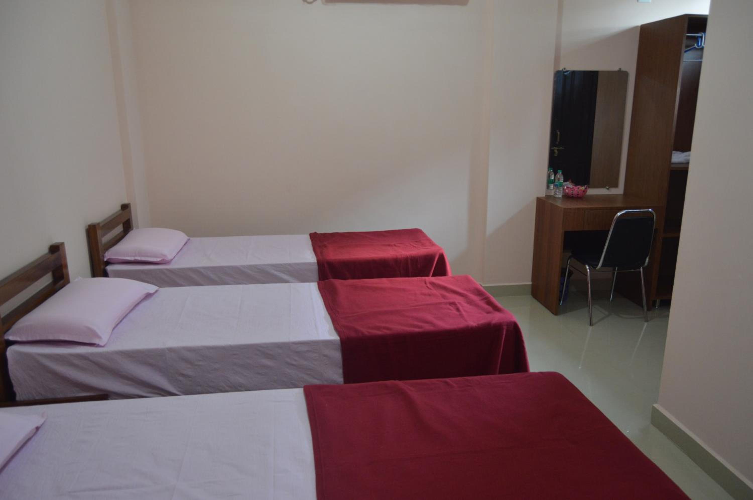 Basic Triple Room photo 1