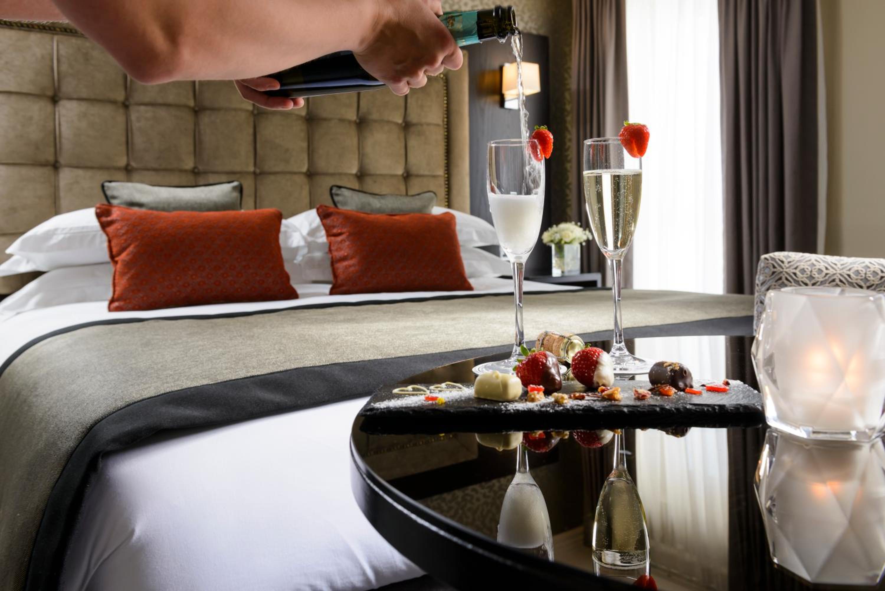 Deluxe Junior Suite - Photo 8