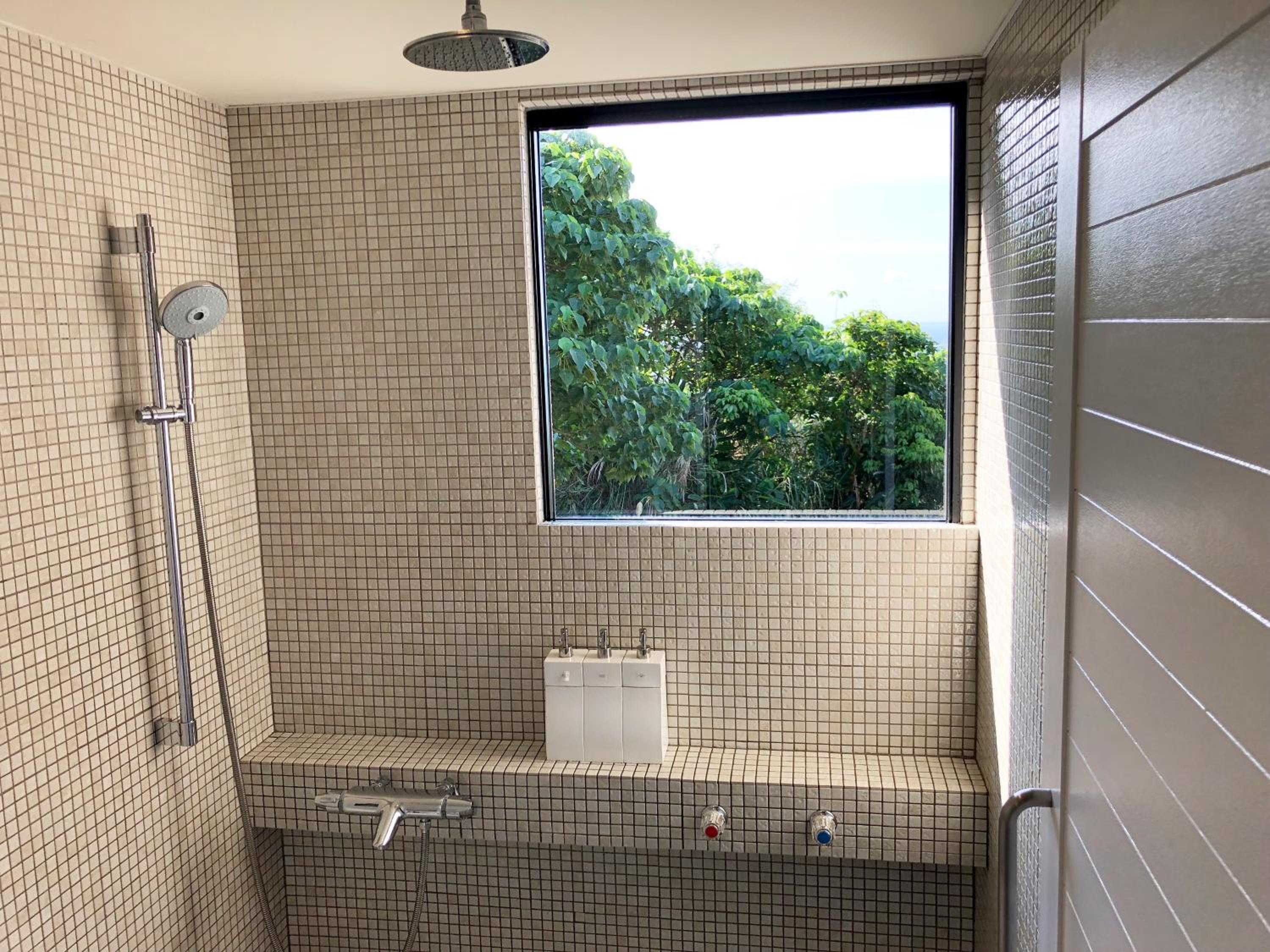 Standard Twin Room - Photo 23