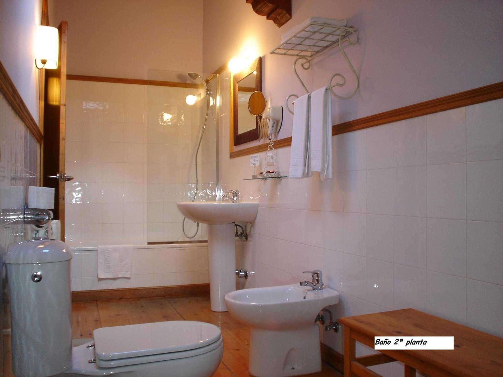 Double Room - Photo 8