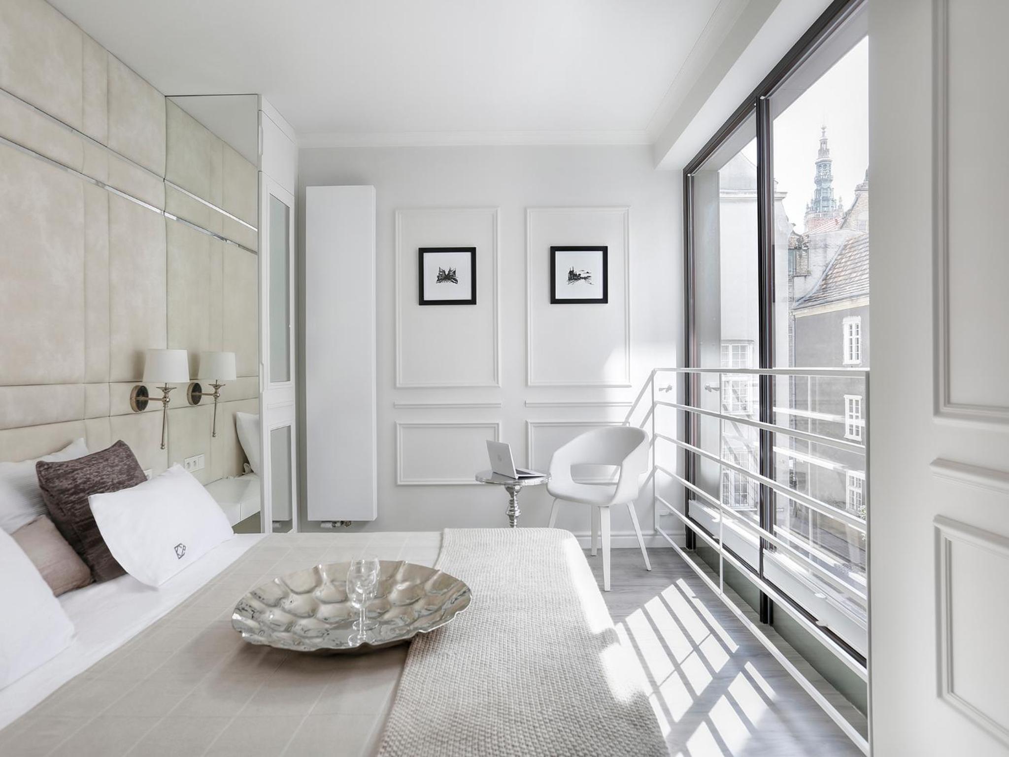 Double Room with Balcony - Photo 3