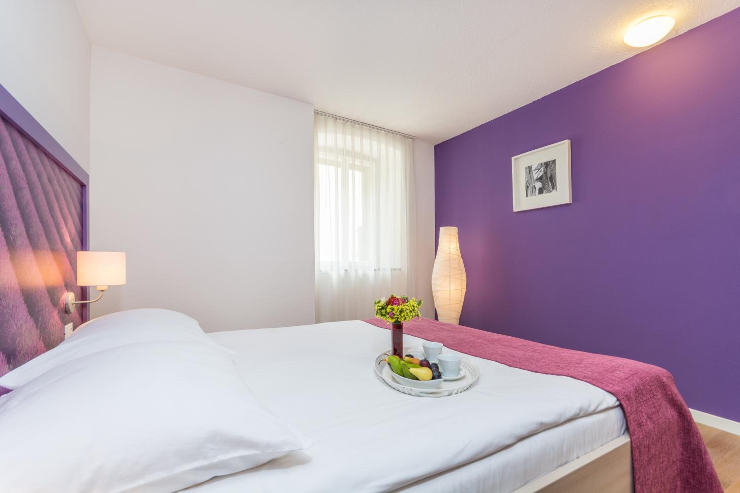 Two-Bedroom Suite with Balcony and Sea View photo 2