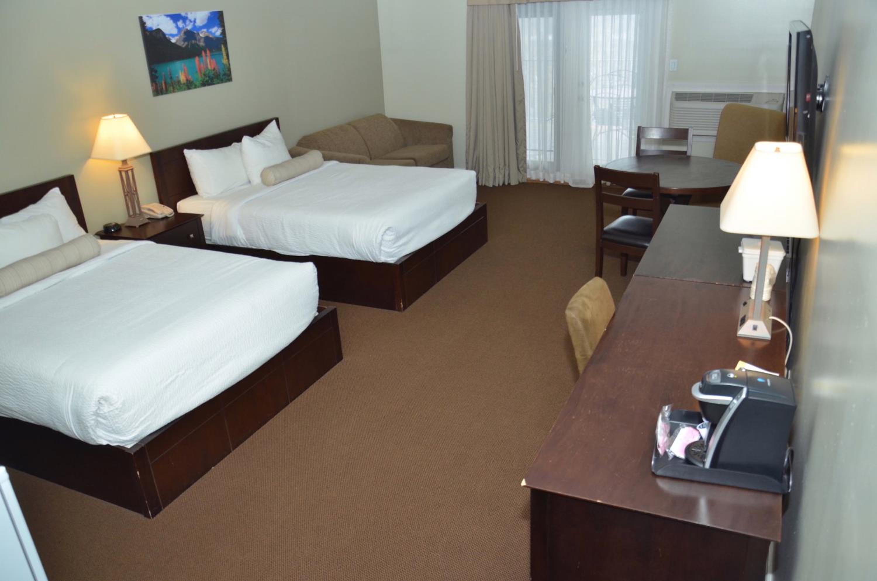Queen Studio Suite with Two Queen Beds - Non-Smoking - Photo 5