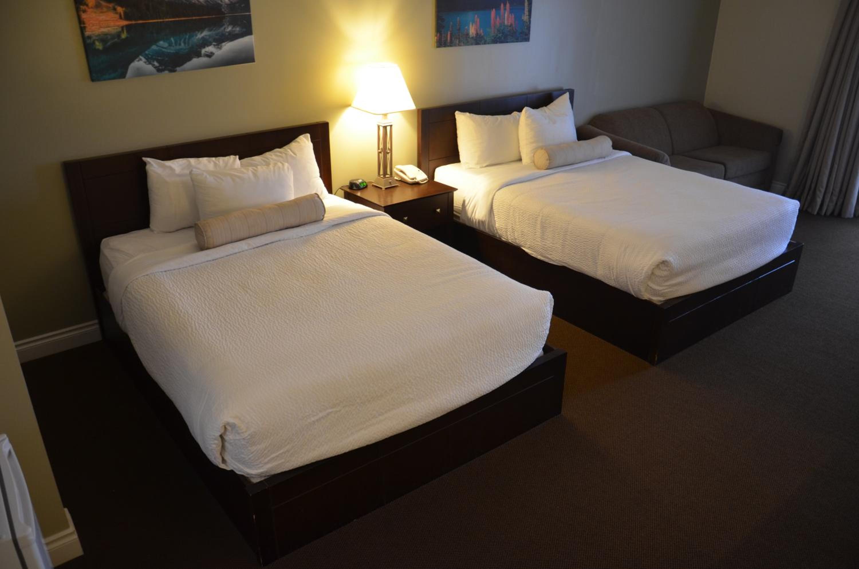 Queen Studio Suite with Two Queen Beds - Non-Smoking - Photo 2