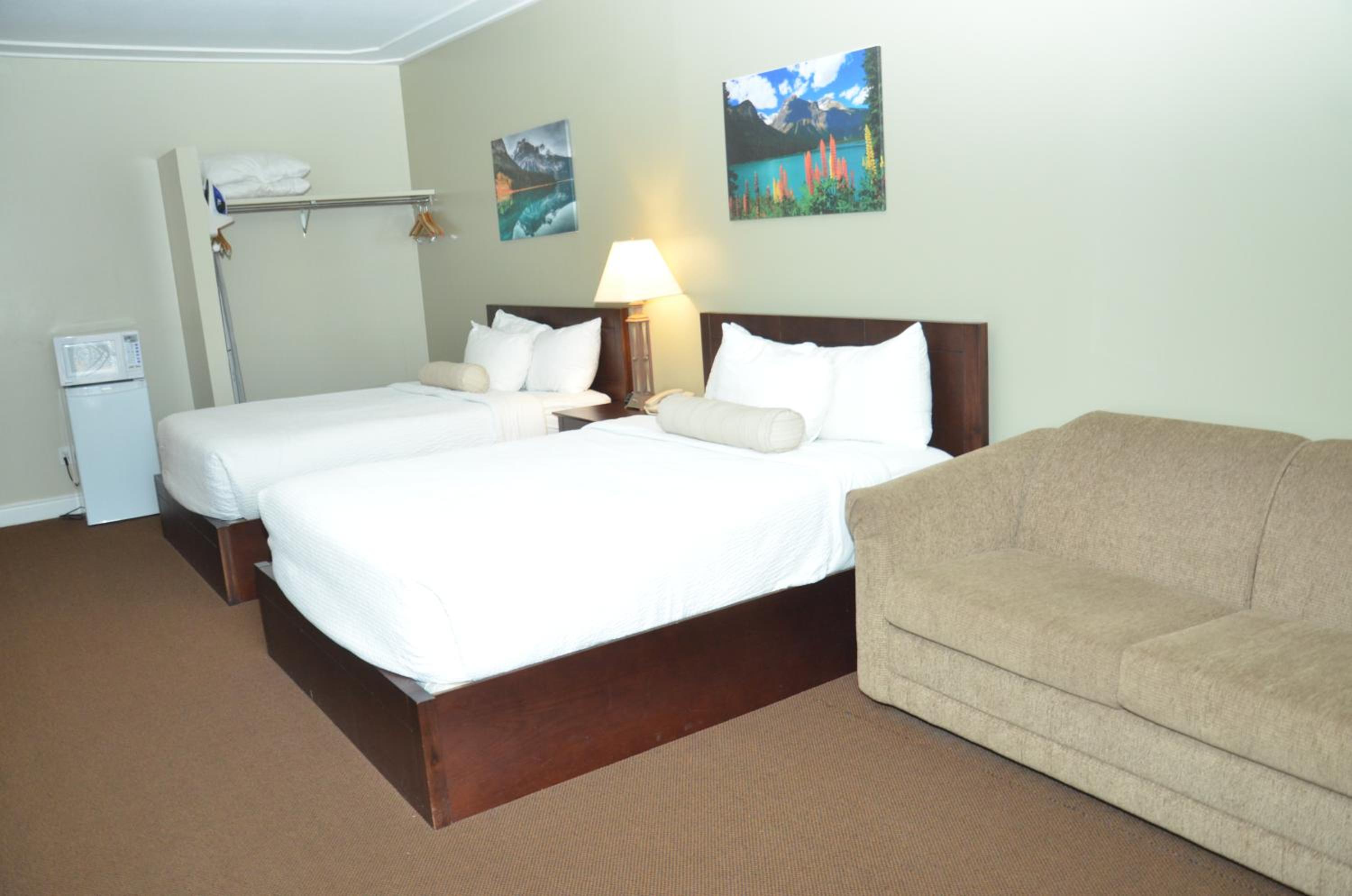 Queen Studio Suite with Two Queen Beds - Non-Smoking - Photo 1