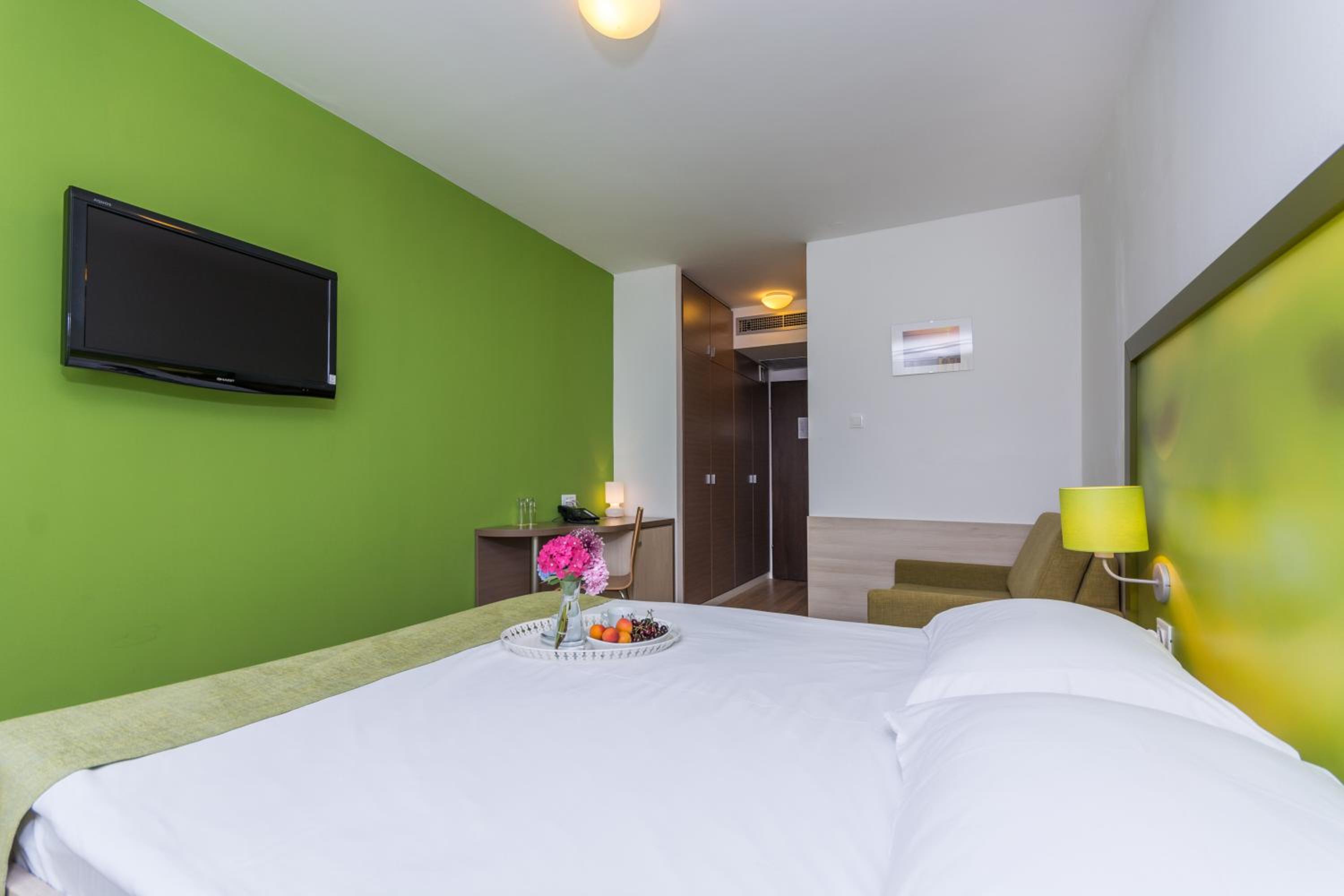 Economy Double or Twin Room - Ground Floor photo 3