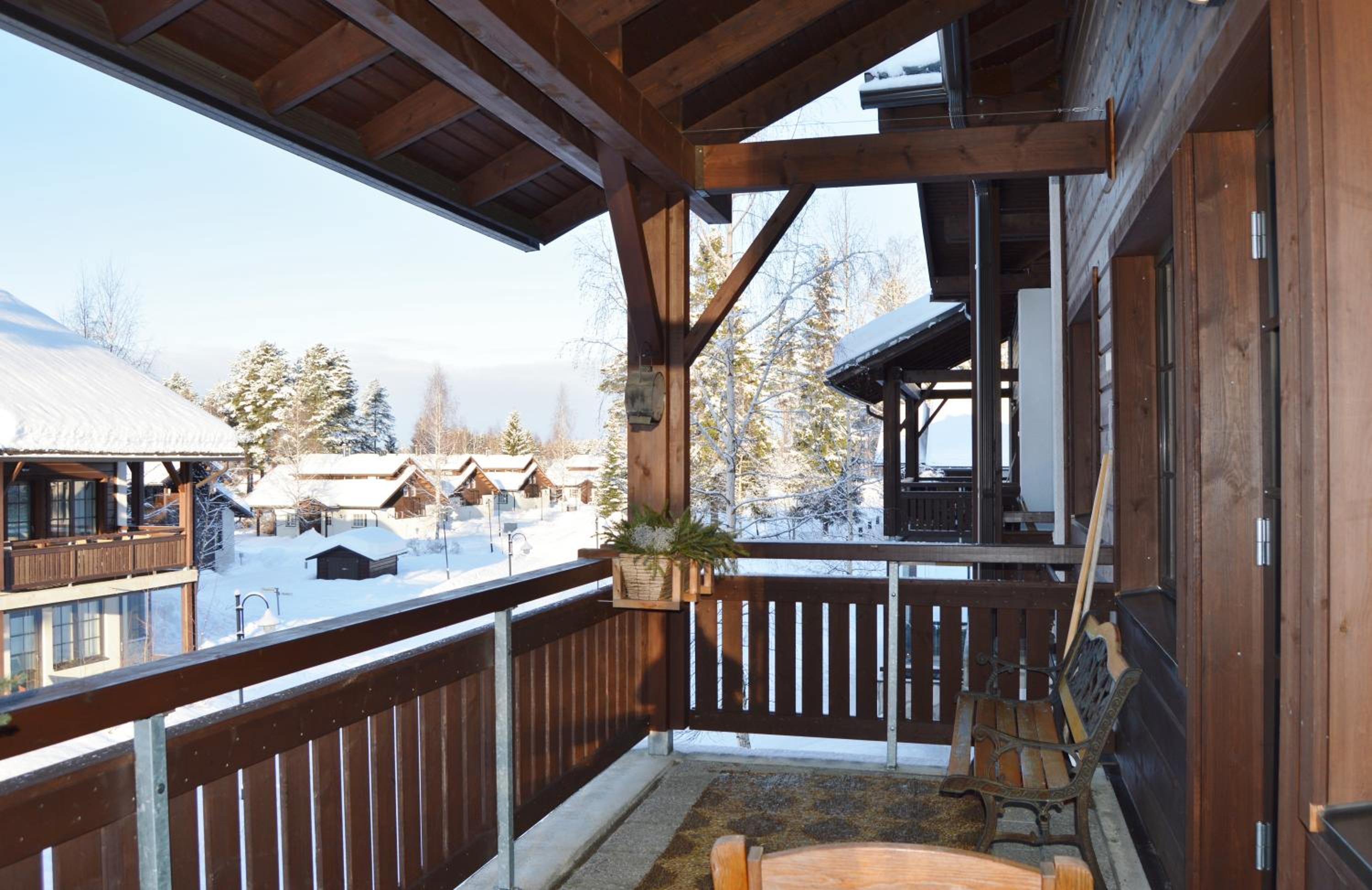 Apartment with Mountain View - Photo 5