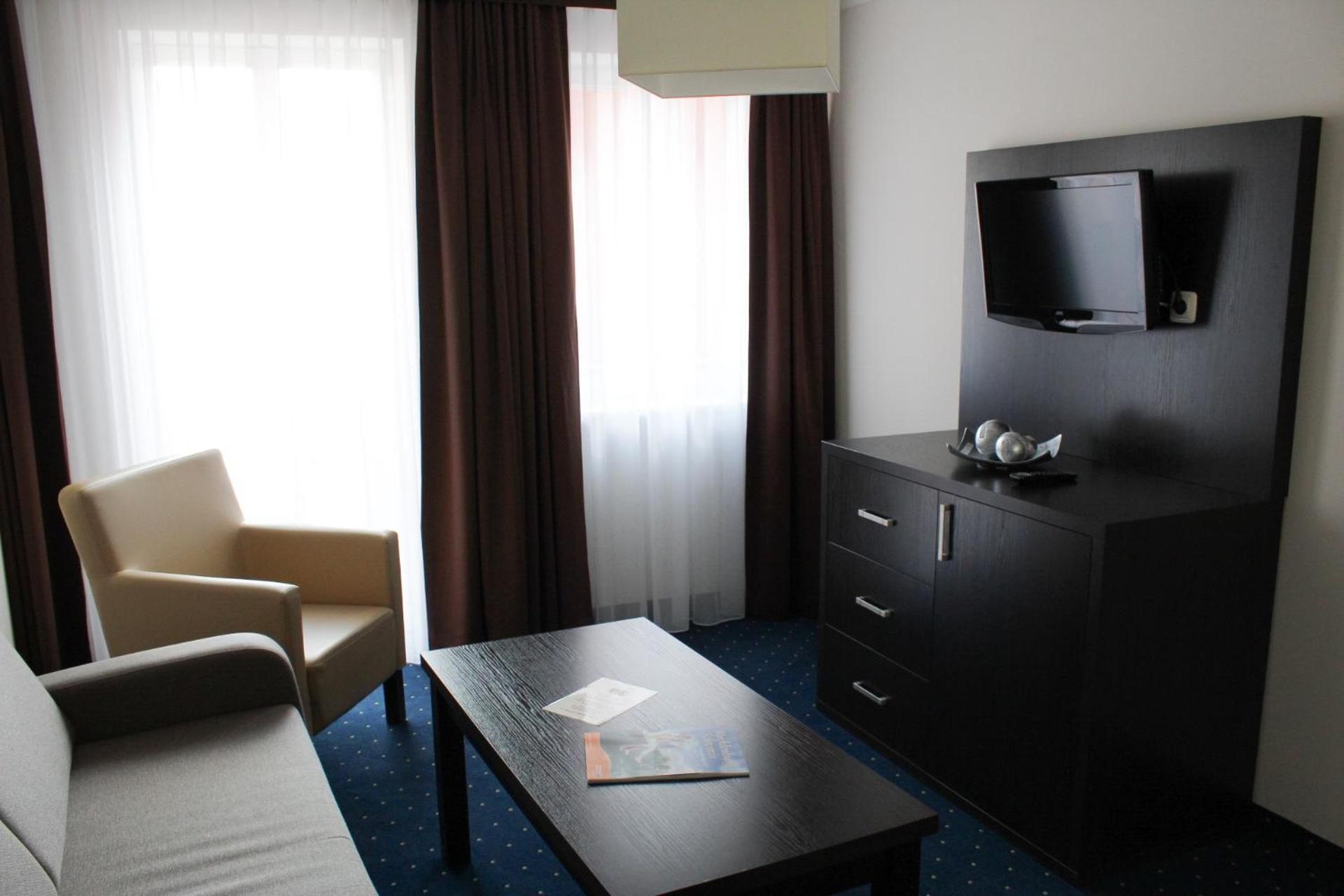 Two-Bedroom Suite photo 2