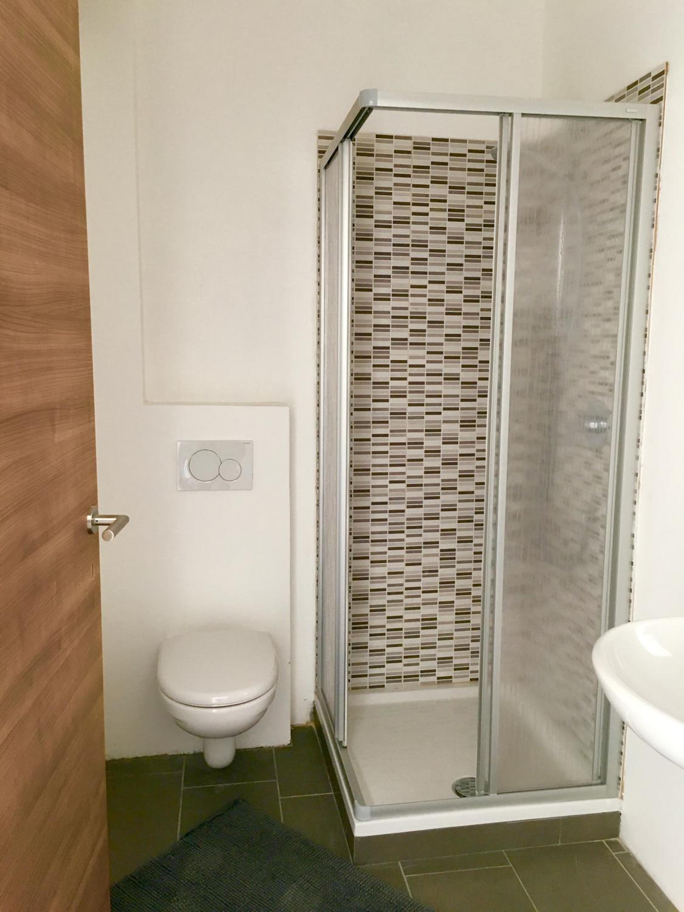 Double Room with Shower - Photo 4