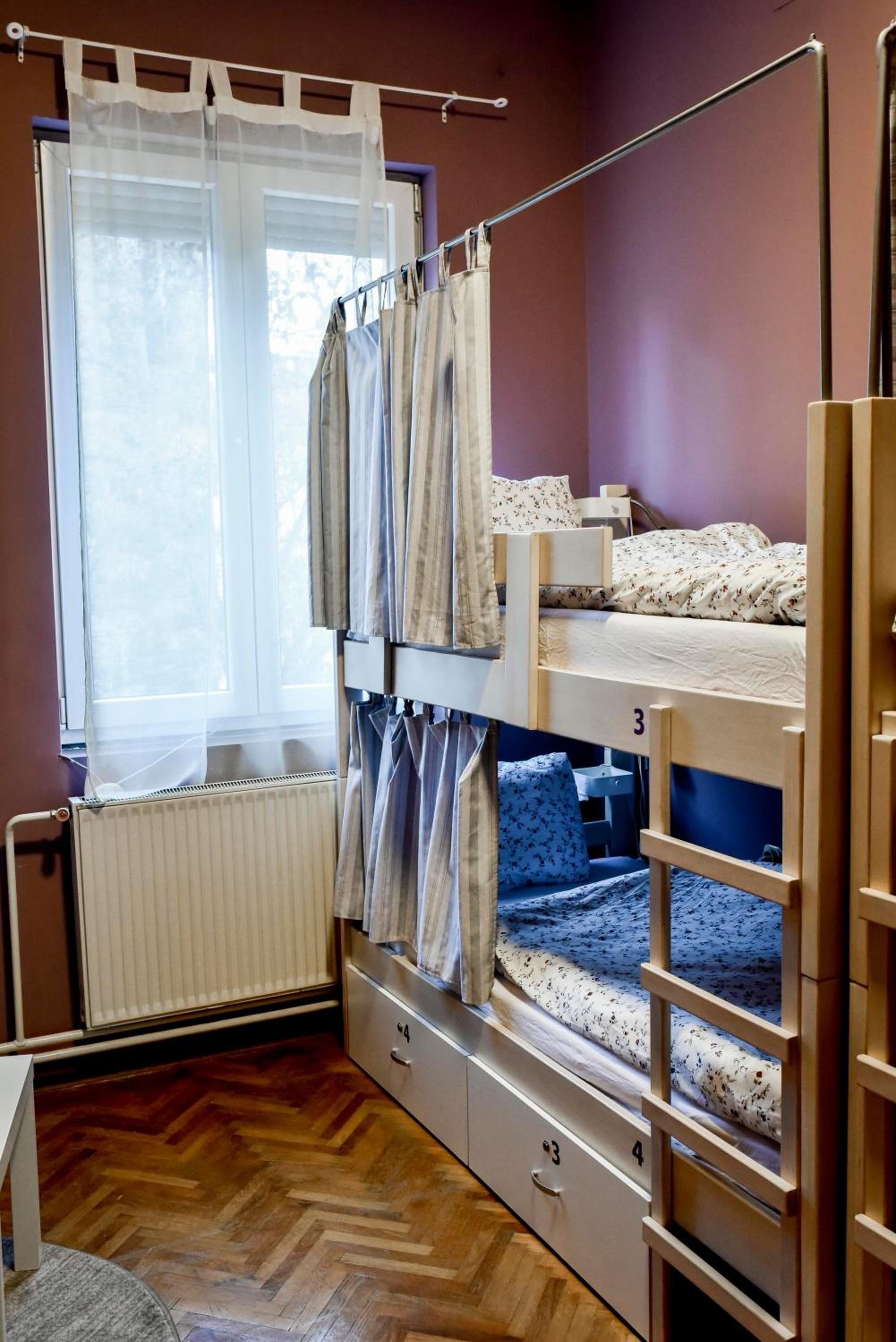 Bed In 6-Bed Mixed Dormitory Room photo 3