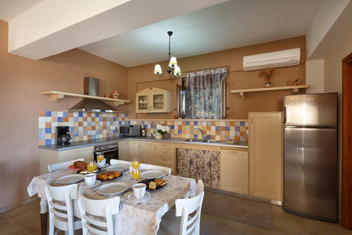 Two-Bedroom Villa with Private Pool-Thymari photo 3