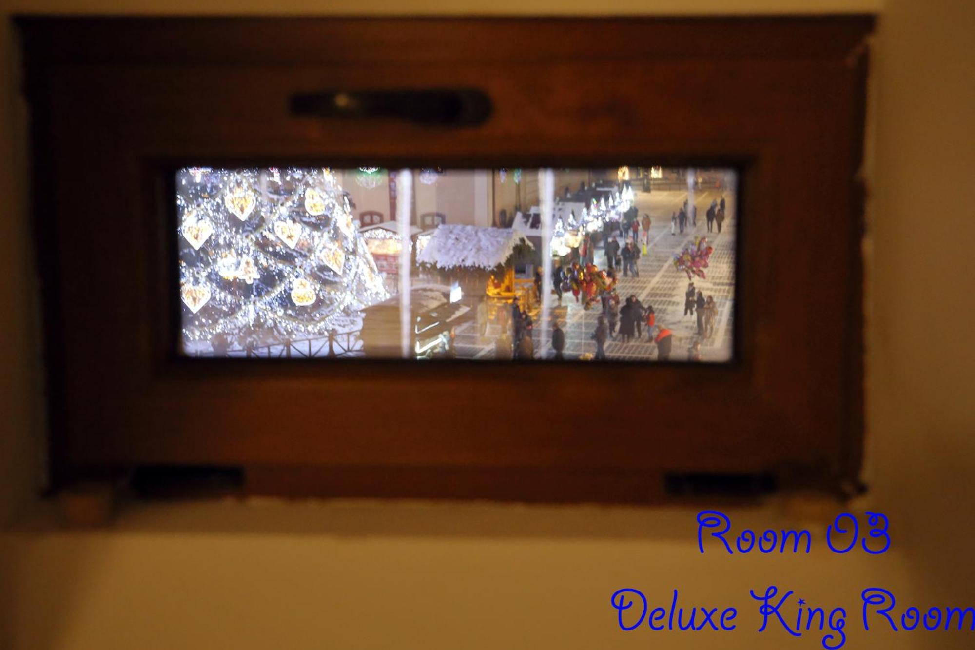 Deluxe King Room - Photo 8