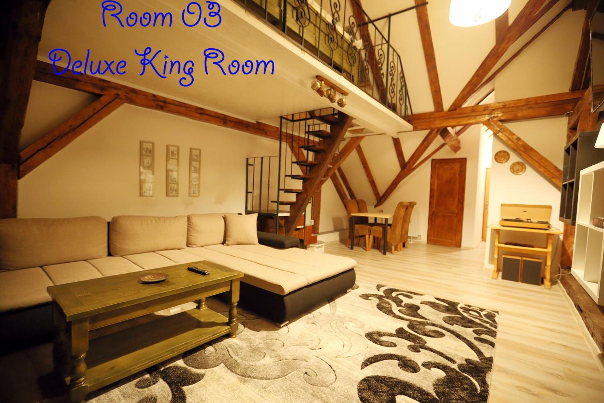 Deluxe King Room - Photo 32