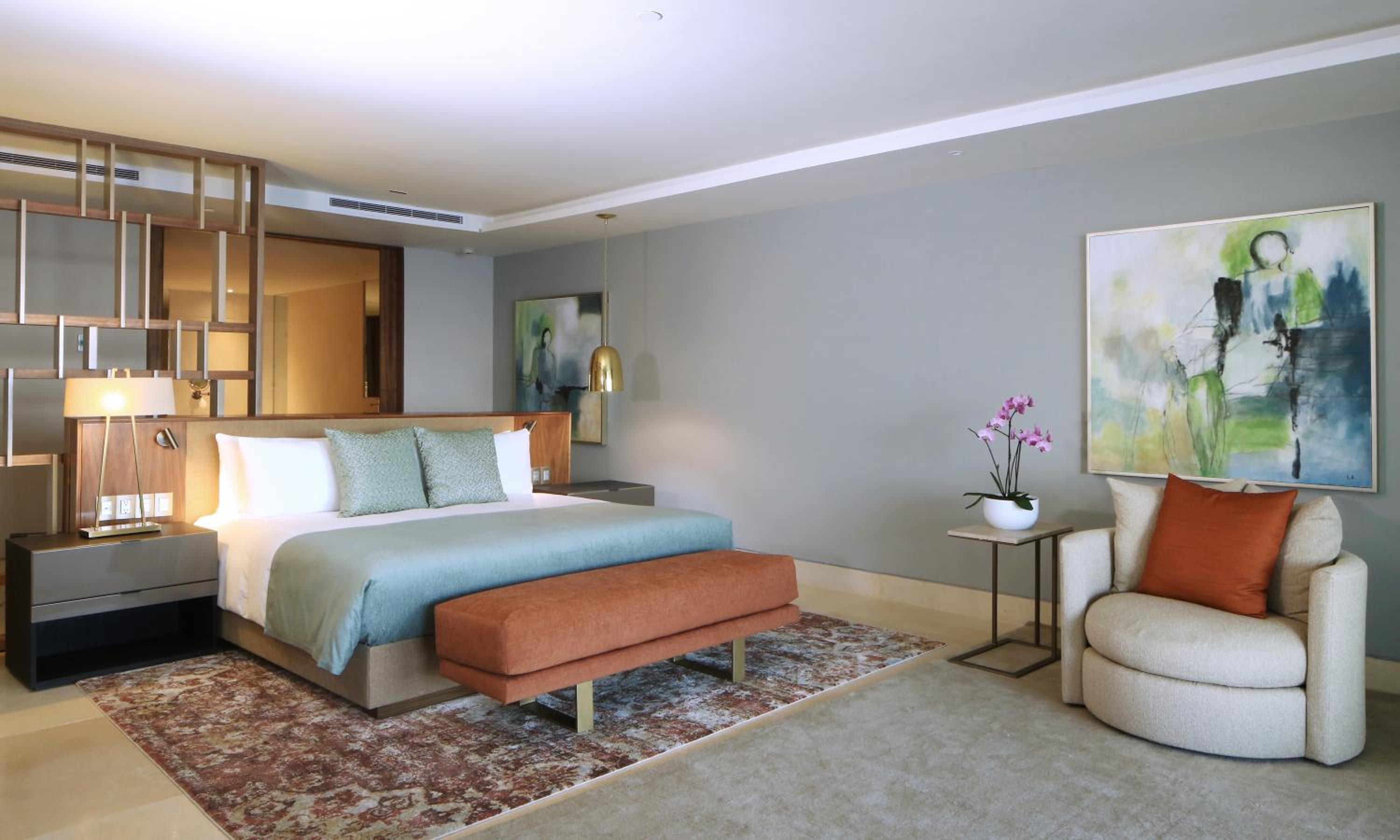 One Bedroom Governor Suite - Ocean View photo 3