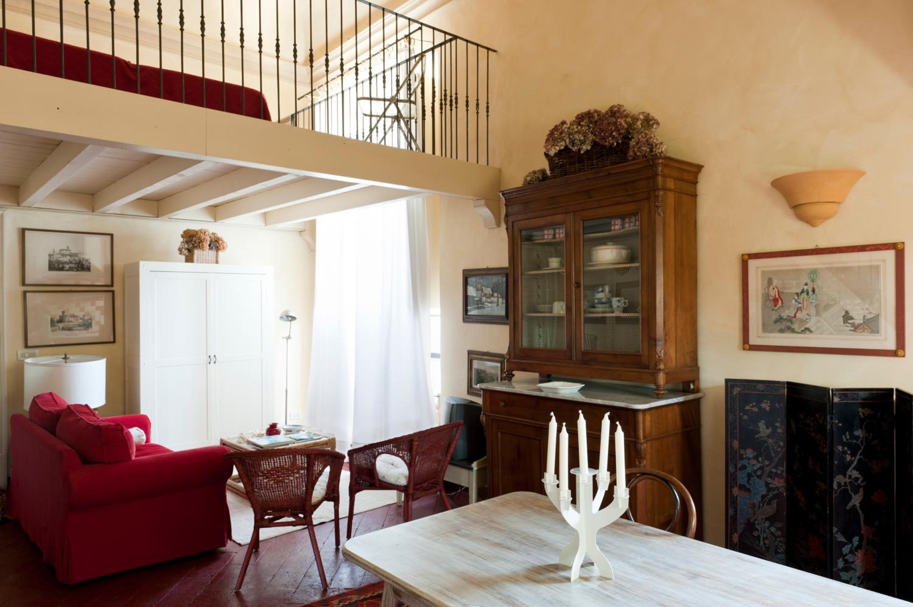 Studio - Split Level