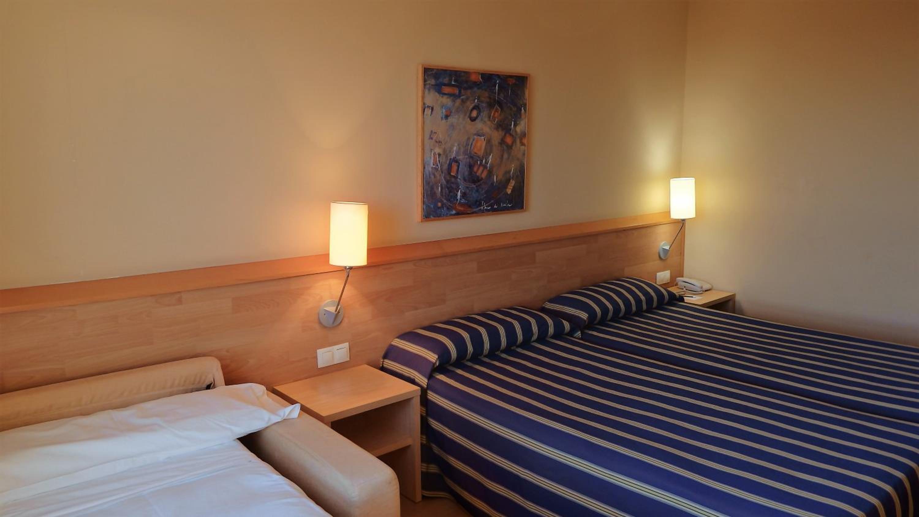Double Room With Sofa Bed (3 Adults)