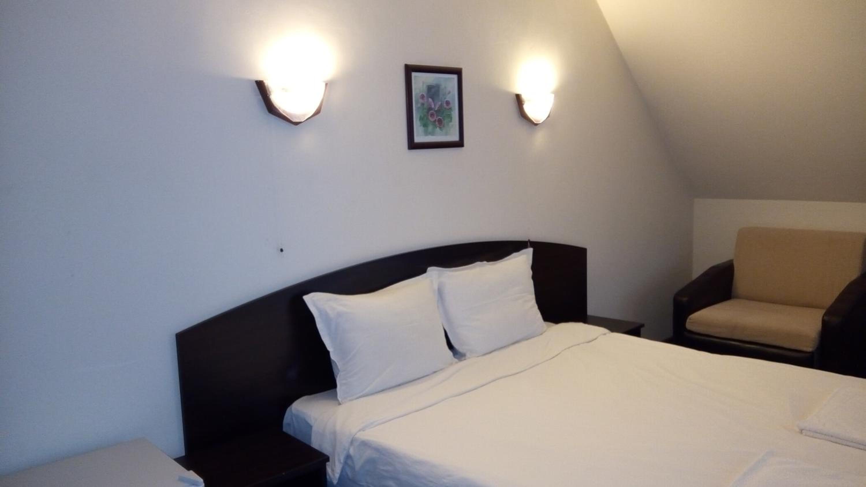 Double or Twin Room photo 2