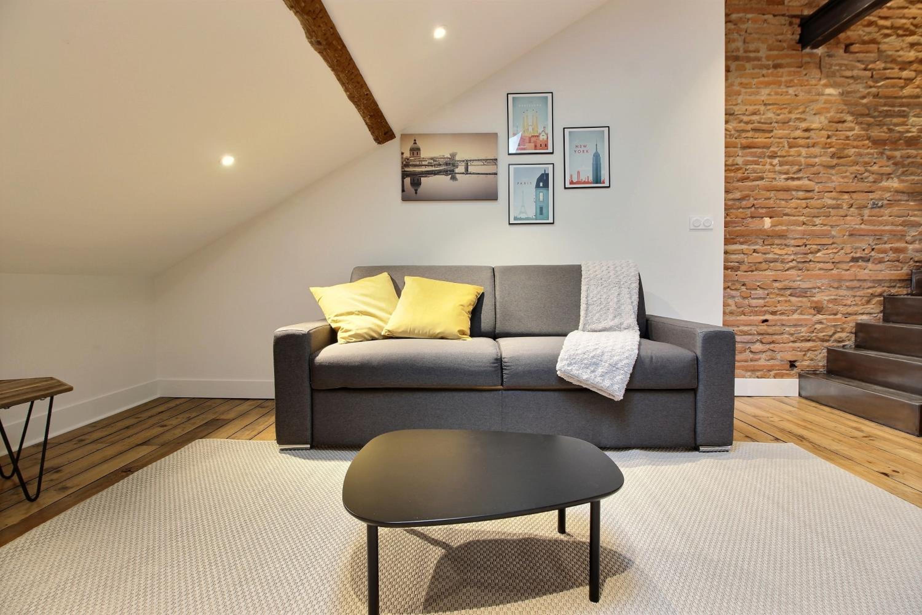 One-Bedroom Apartment