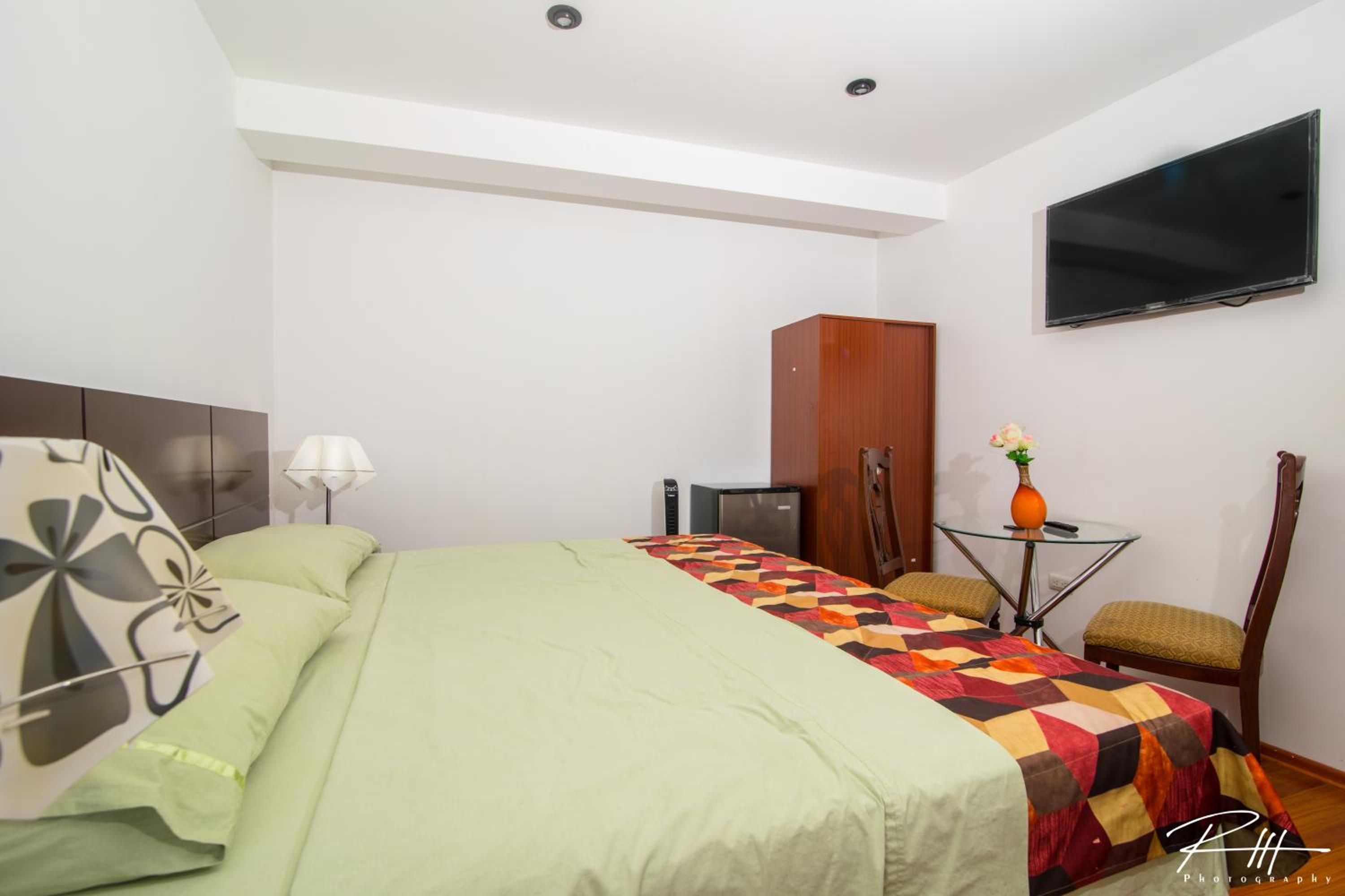 Deluxe Queen Room