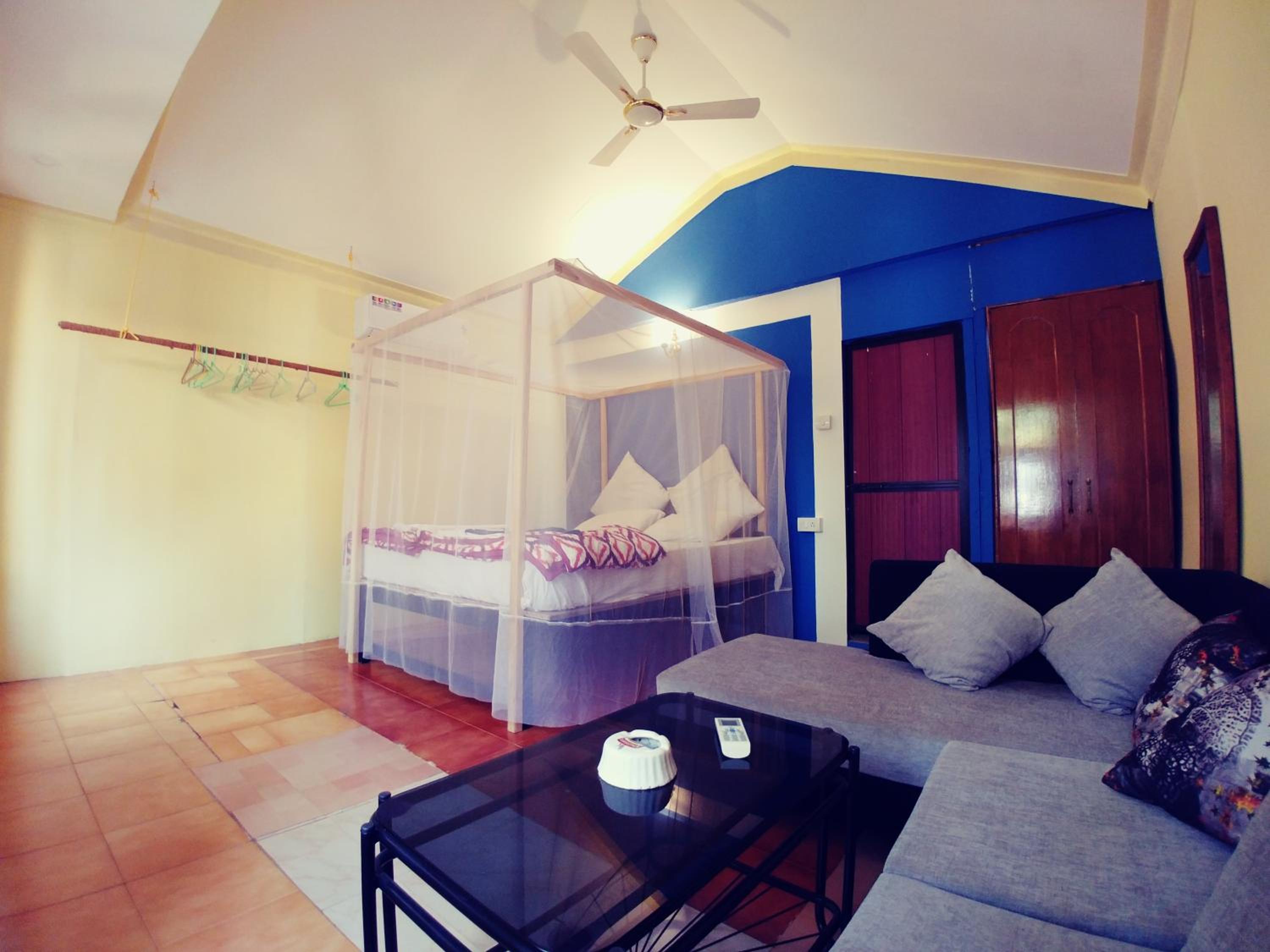 Deluxe Double Room with Balcony photo 2