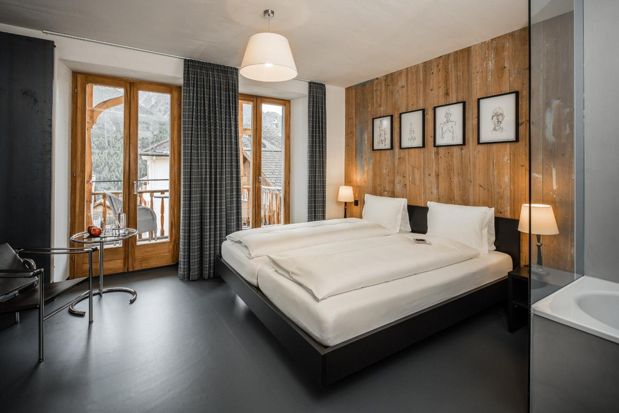 Deluxe Double Room with Balcony photo 3