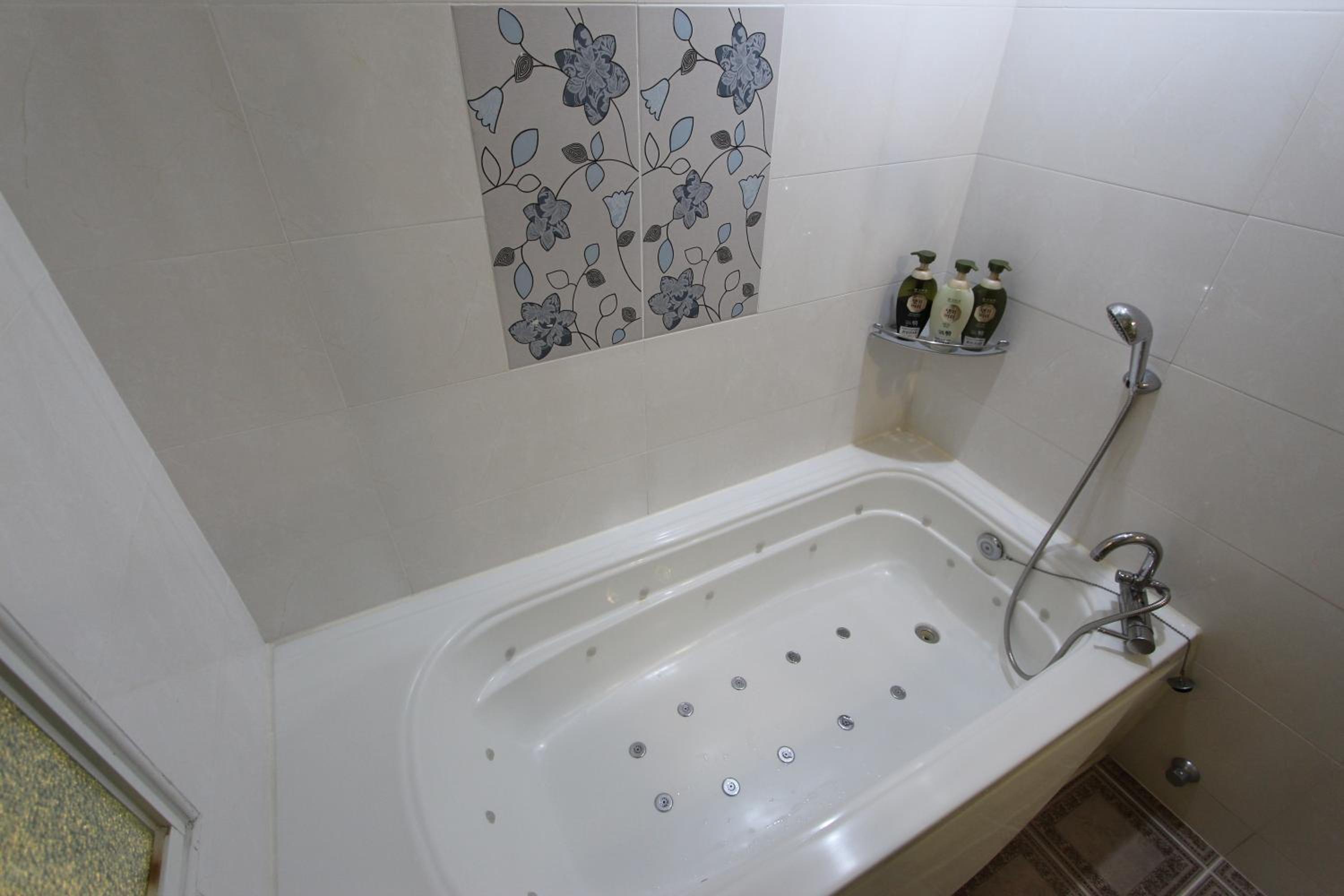 Superior King Room - Photo 19
