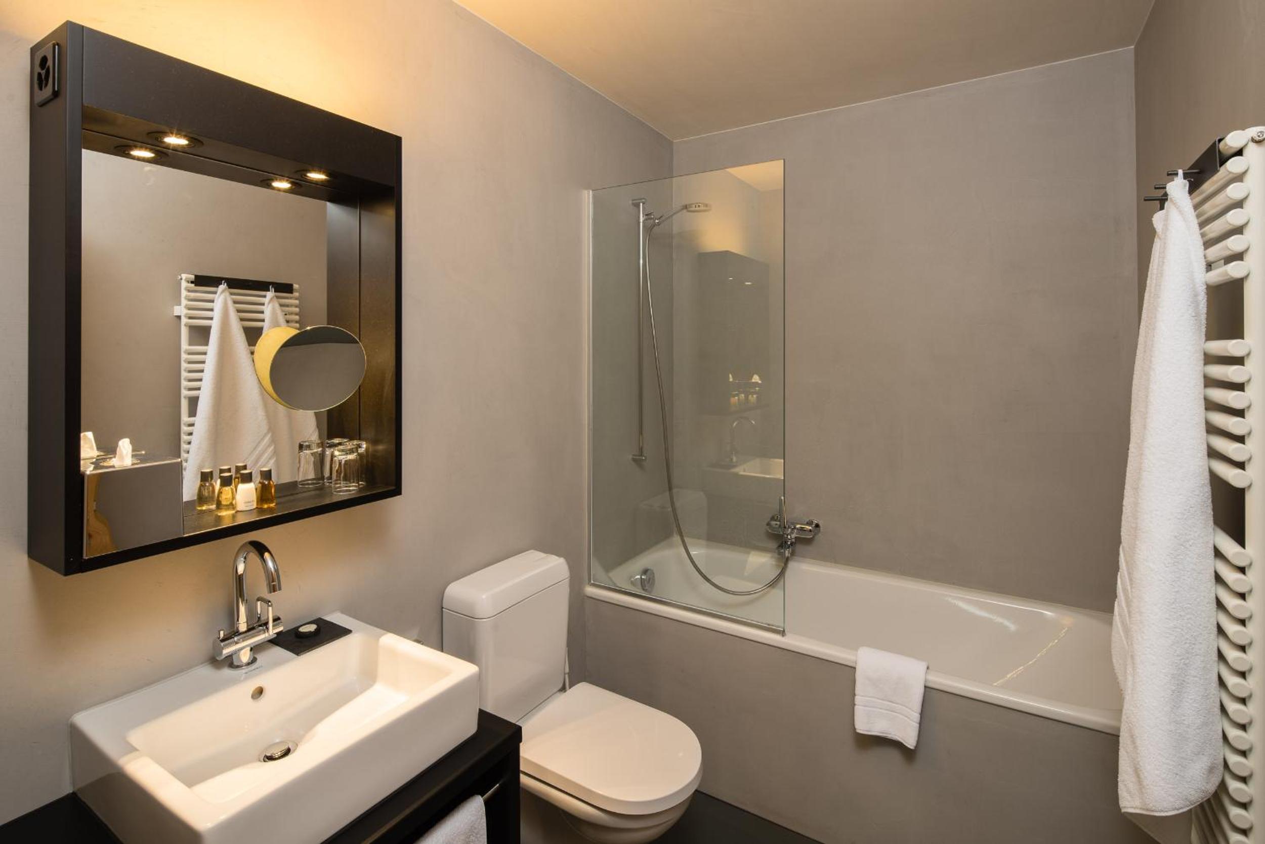Junior Suite with Balcony photo 2
