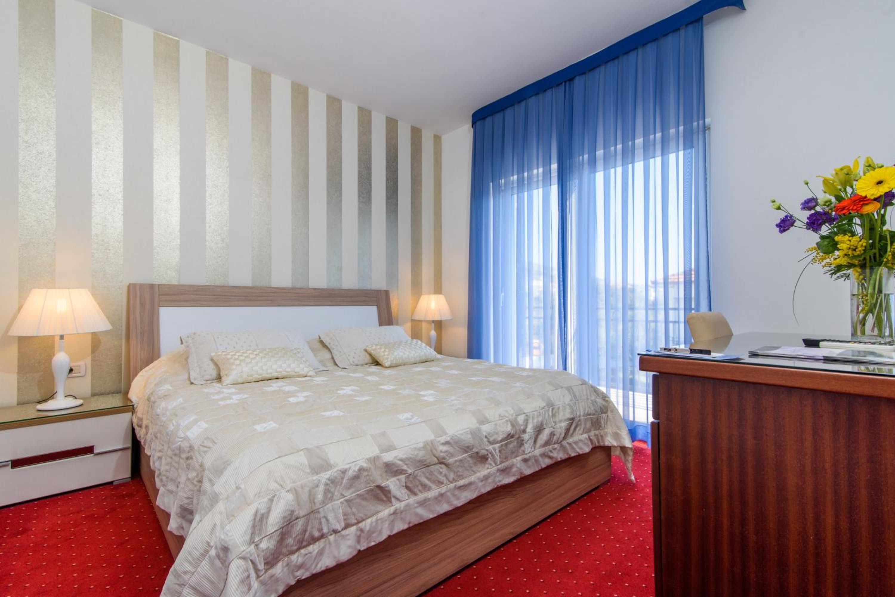 Classic Double Room with Balcony photo 3