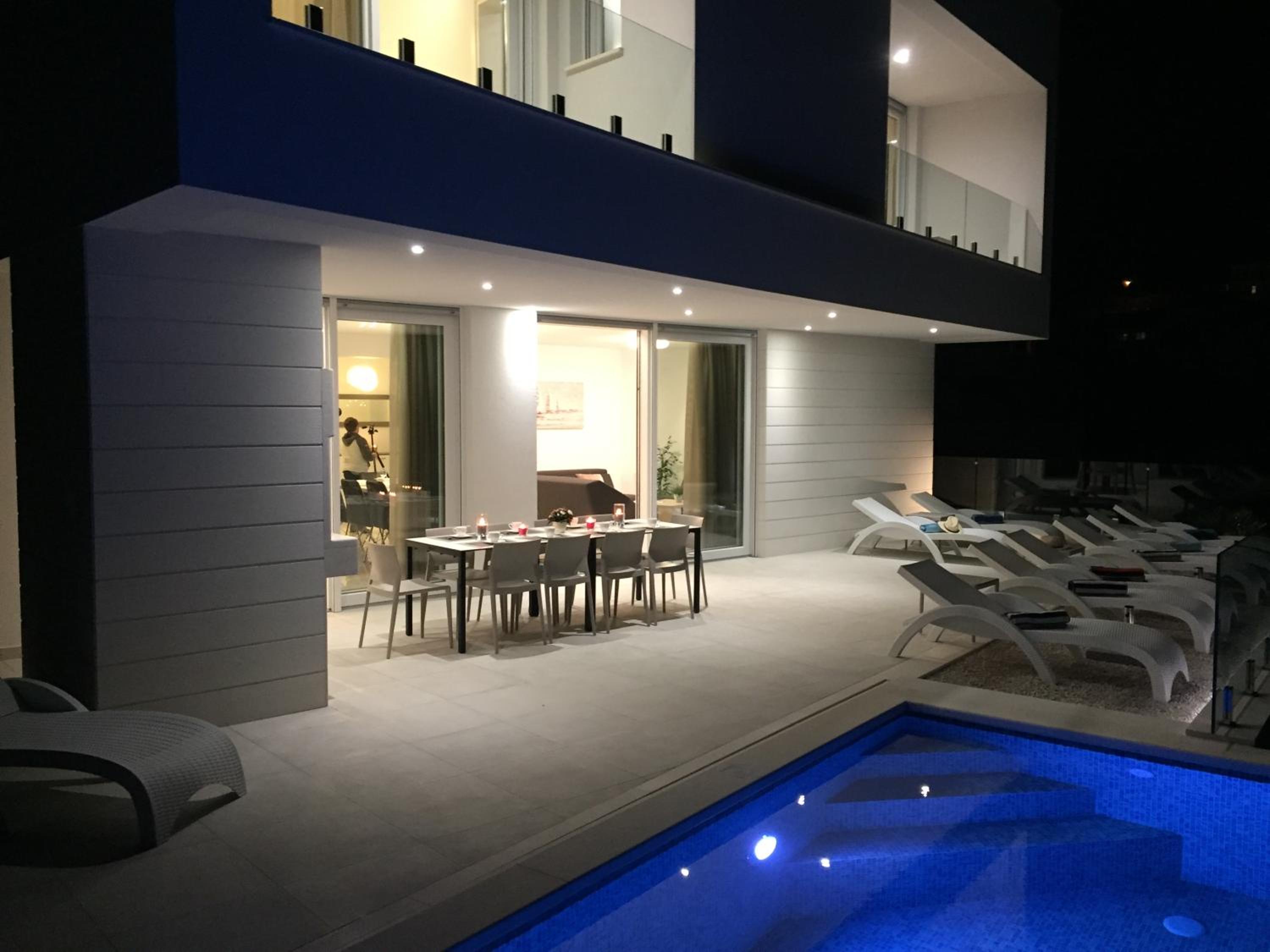 Villa photo 2