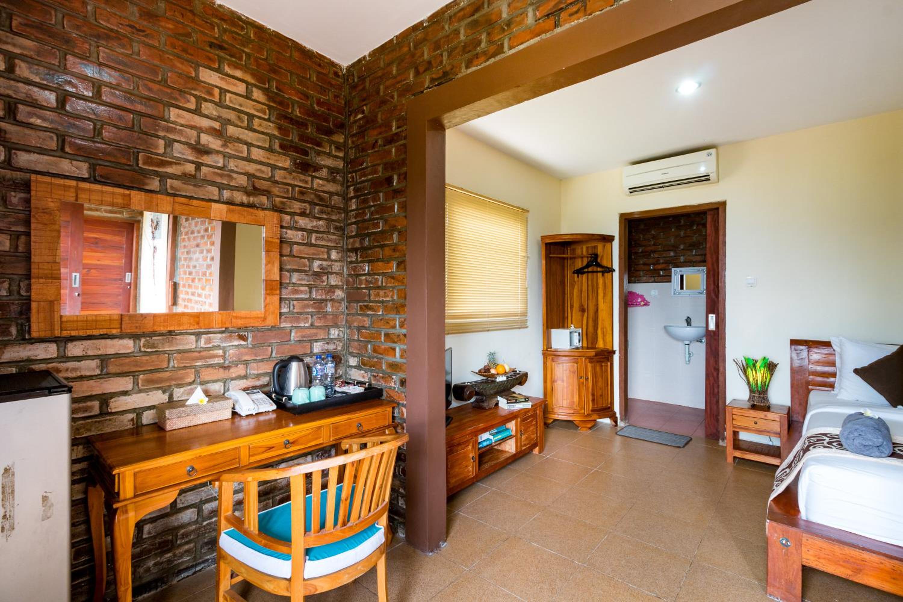 Double Room with Sea View - Photo 3