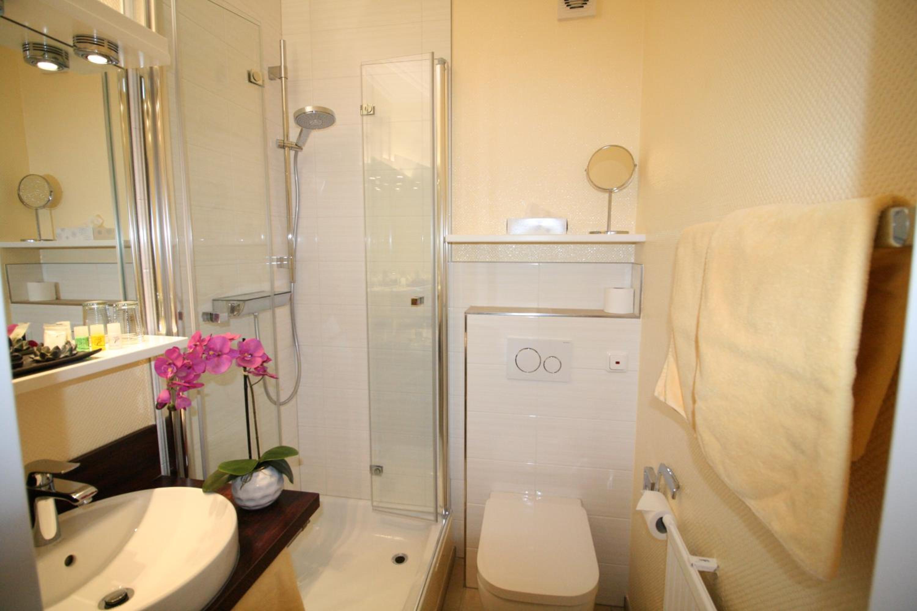 Comfort Double Room - Photo 8