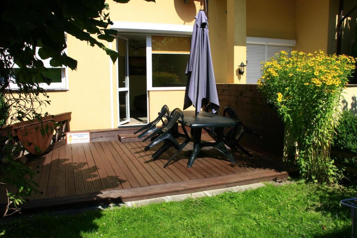 Family Room with Terrace photo 2